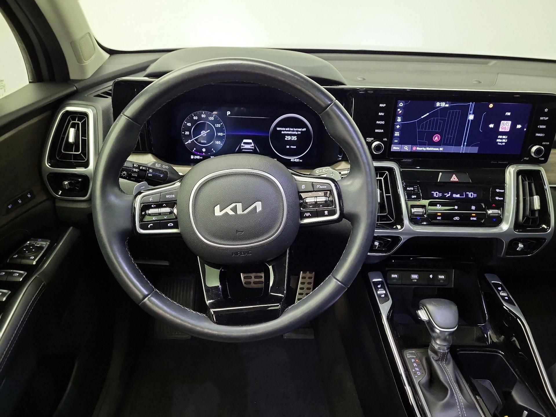 Thumbnail: 2023 Kia Sorento - 10