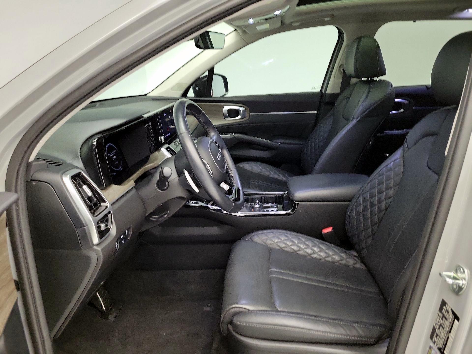 Thumbnail: 2023 Kia Sorento - 11