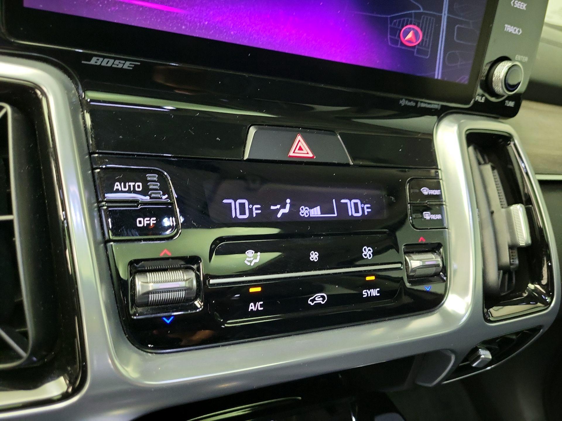 Thumbnail: 2023 Kia Sorento - 17