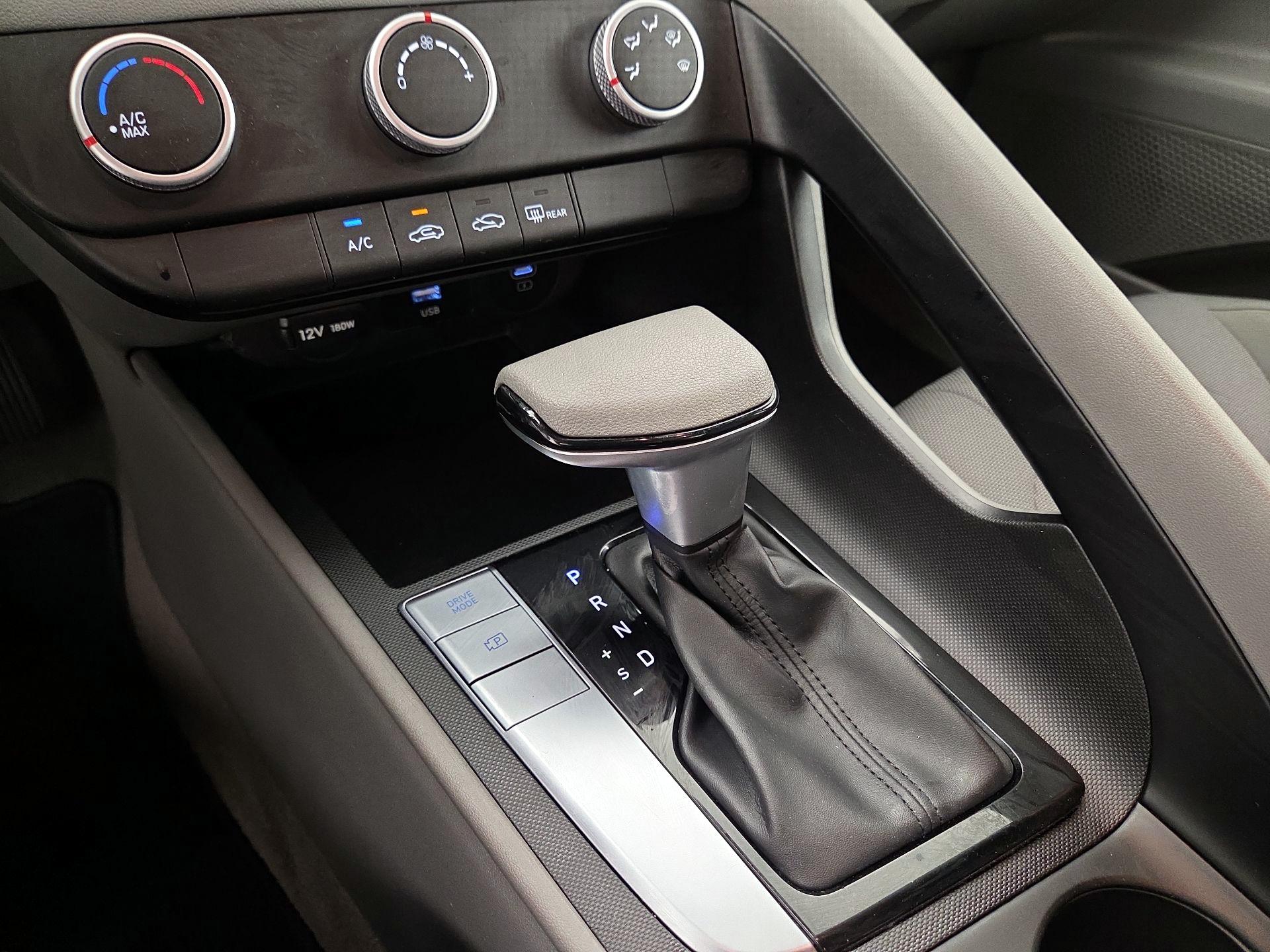 Thumbnail: 2024 Hyundai Elantra - 17