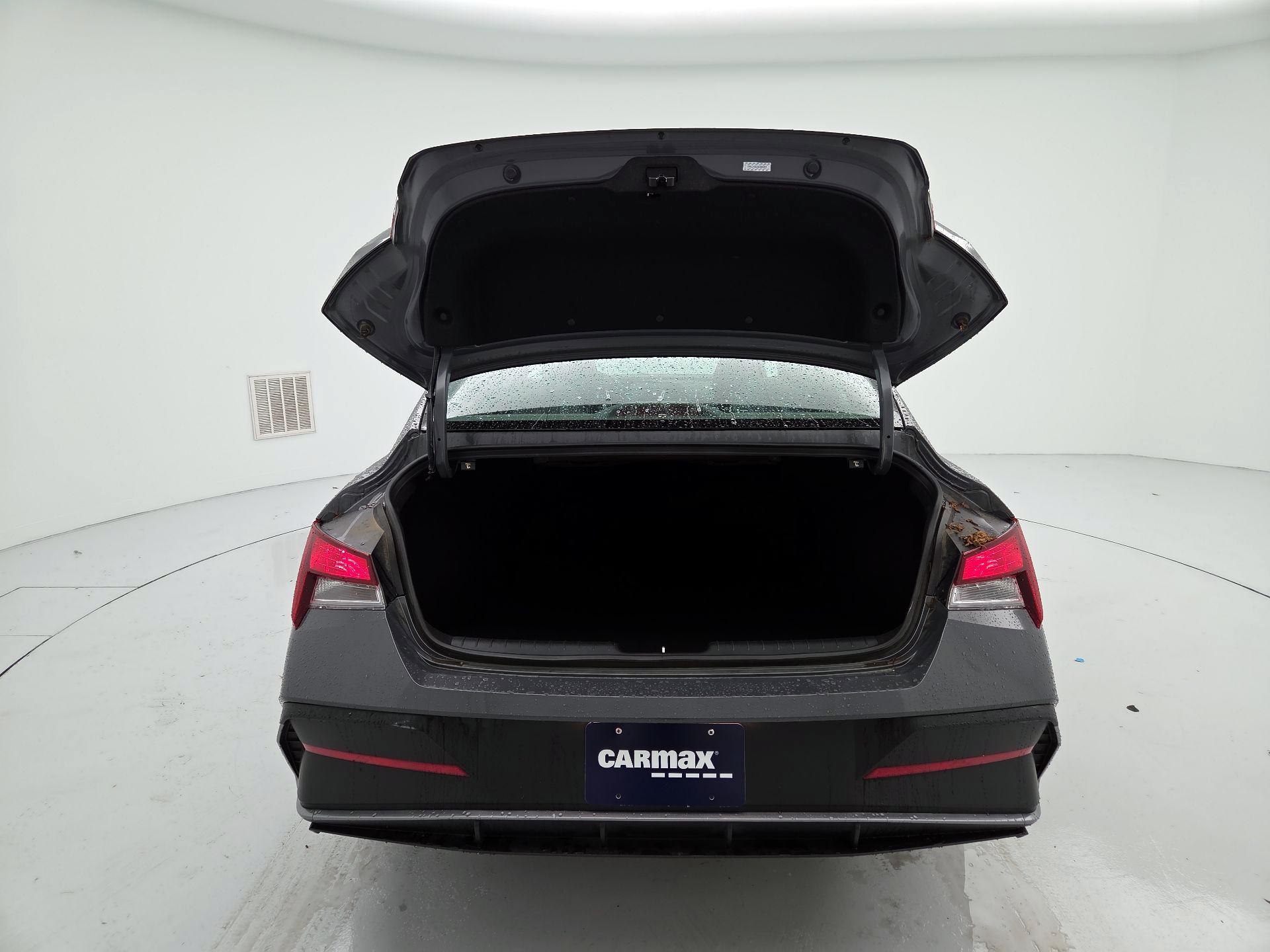 Thumbnail: 2024 Hyundai Elantra - 20