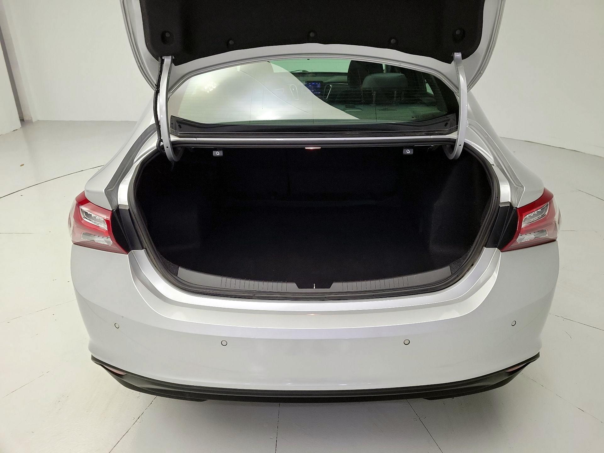 Thumbnail: 2022 Chevrolet Malibu - 20