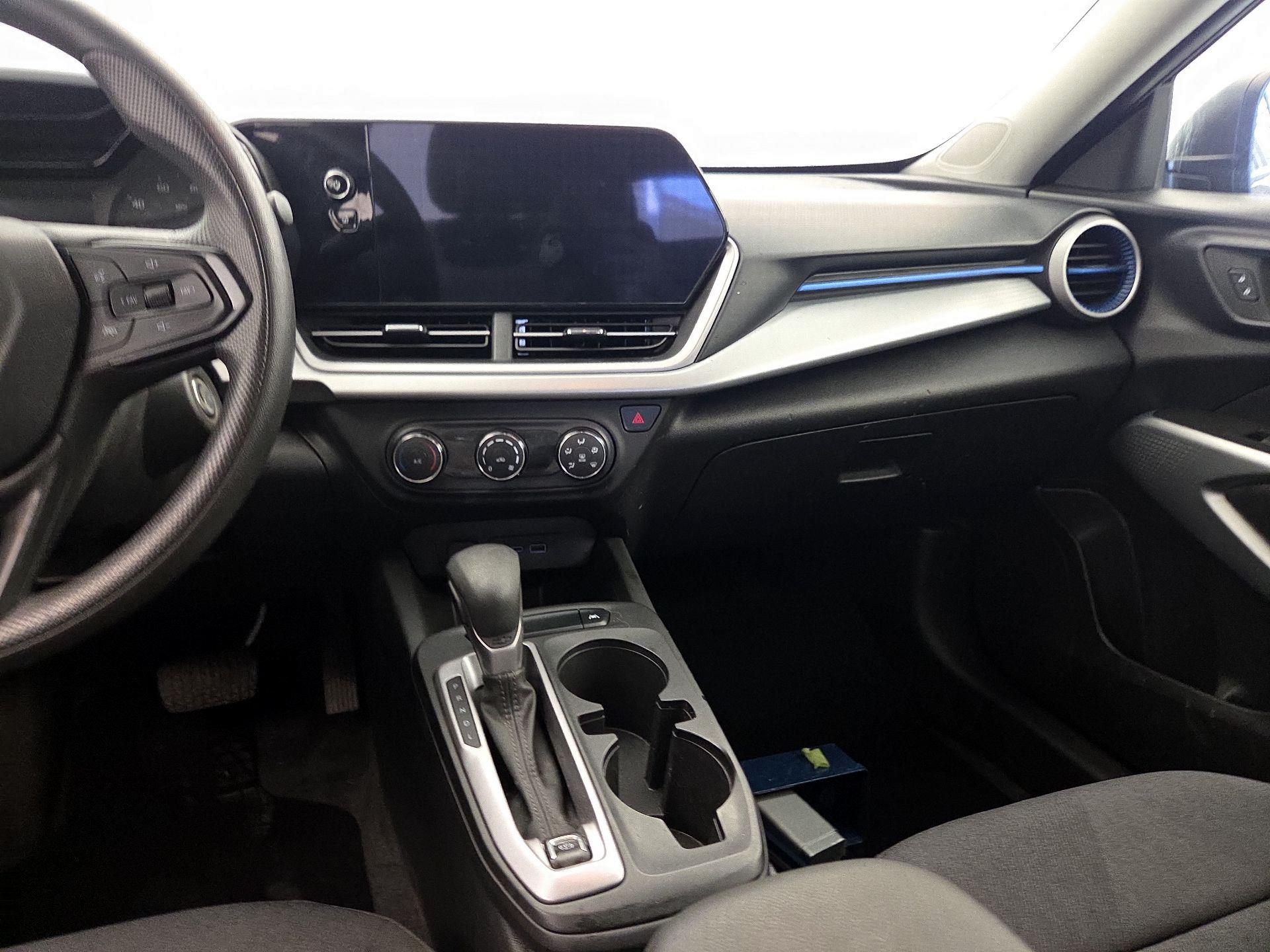 Thumbnail: 2024 Chevrolet Trax - 9