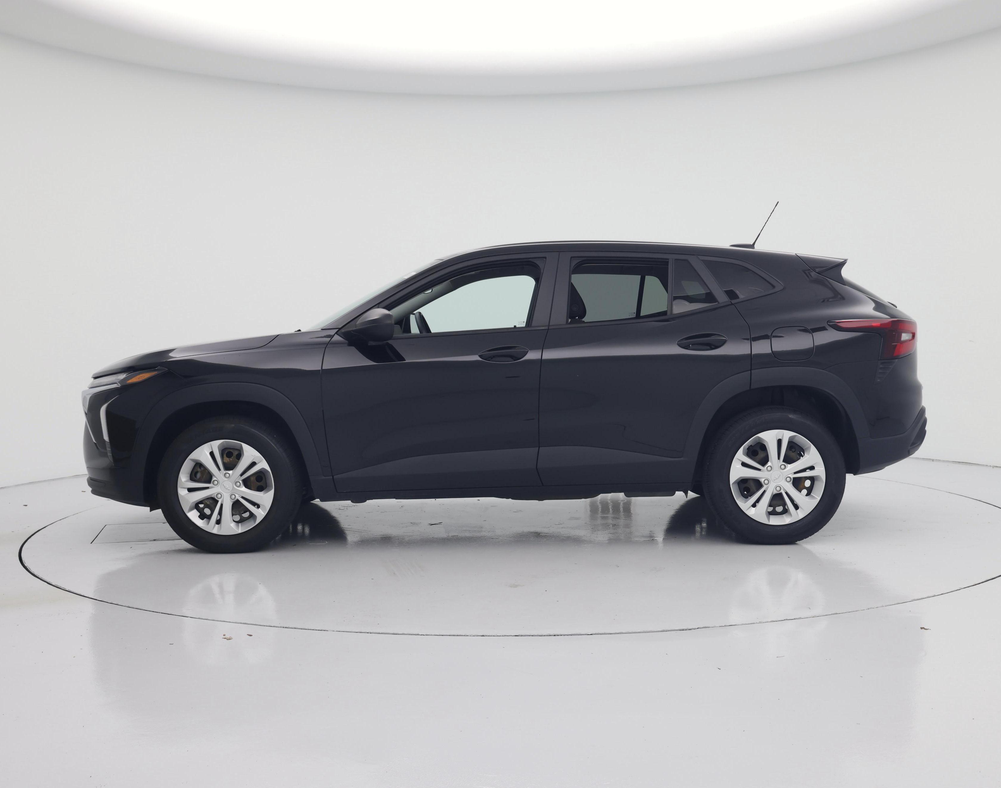 Thumbnail: 2024 Chevrolet Trax - 3