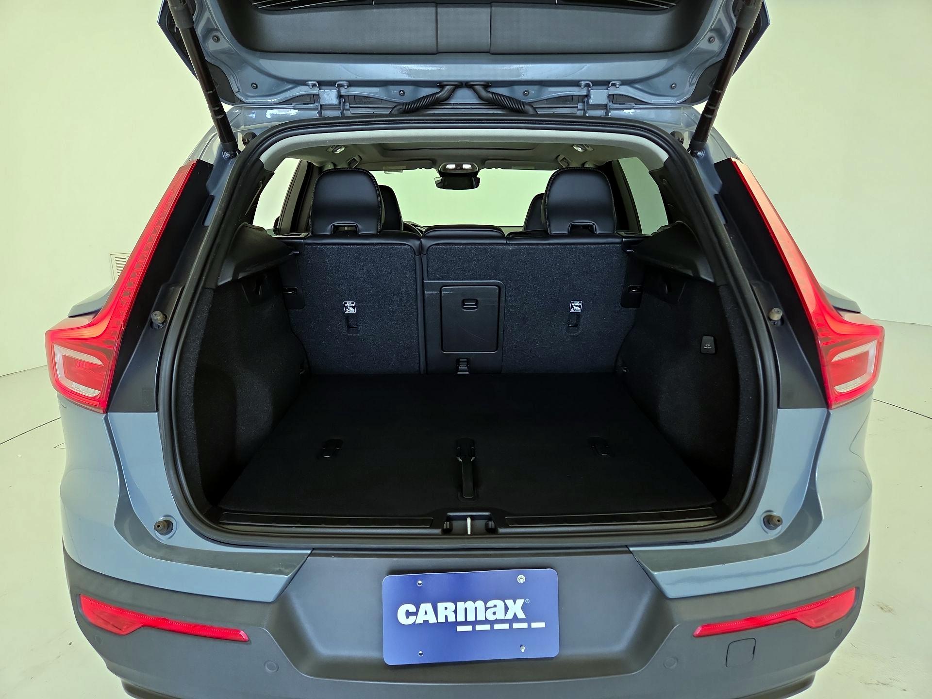 Thumbnail: 2023 Volvo XC40 - 20