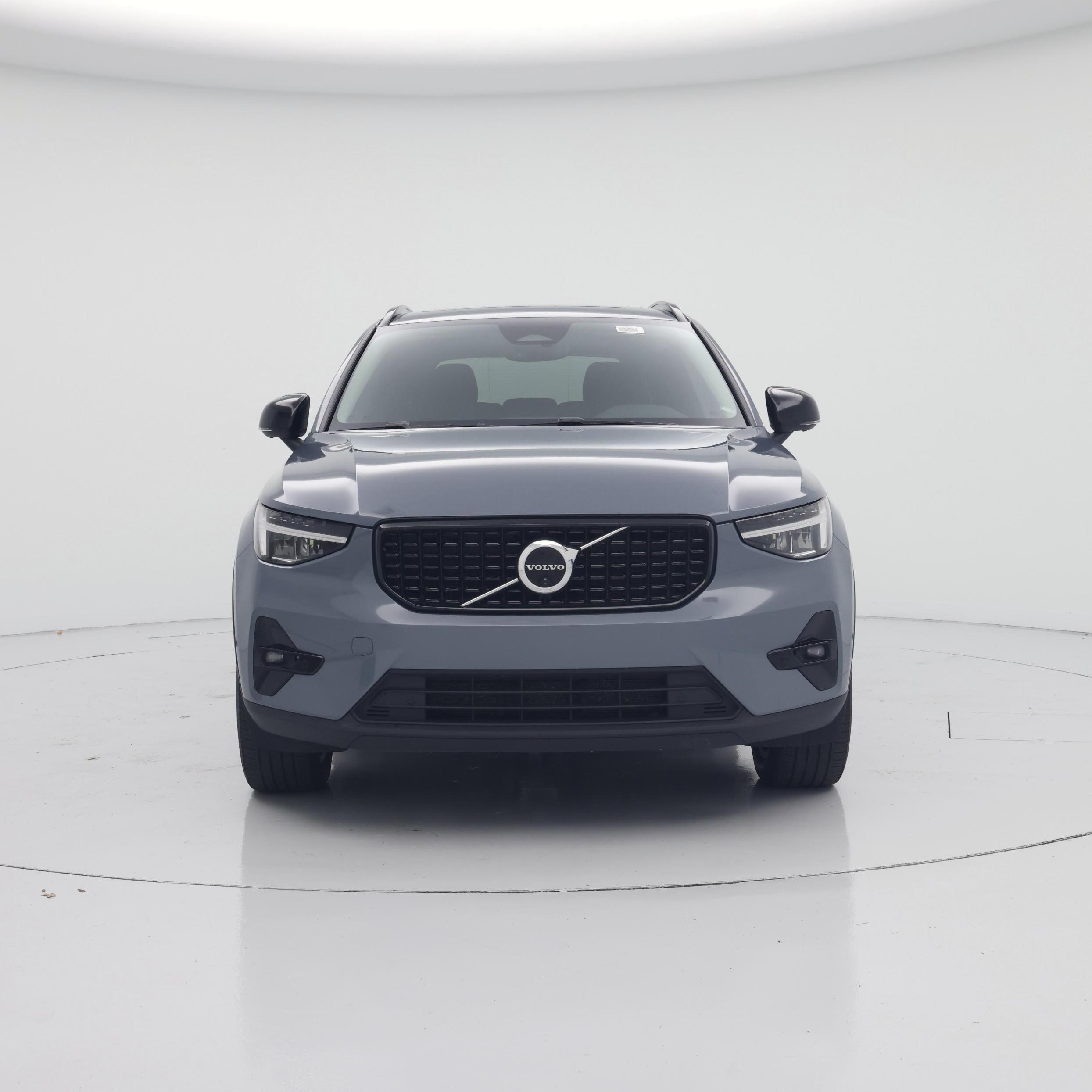 Thumbnail: 2023 Volvo XC40 - 5