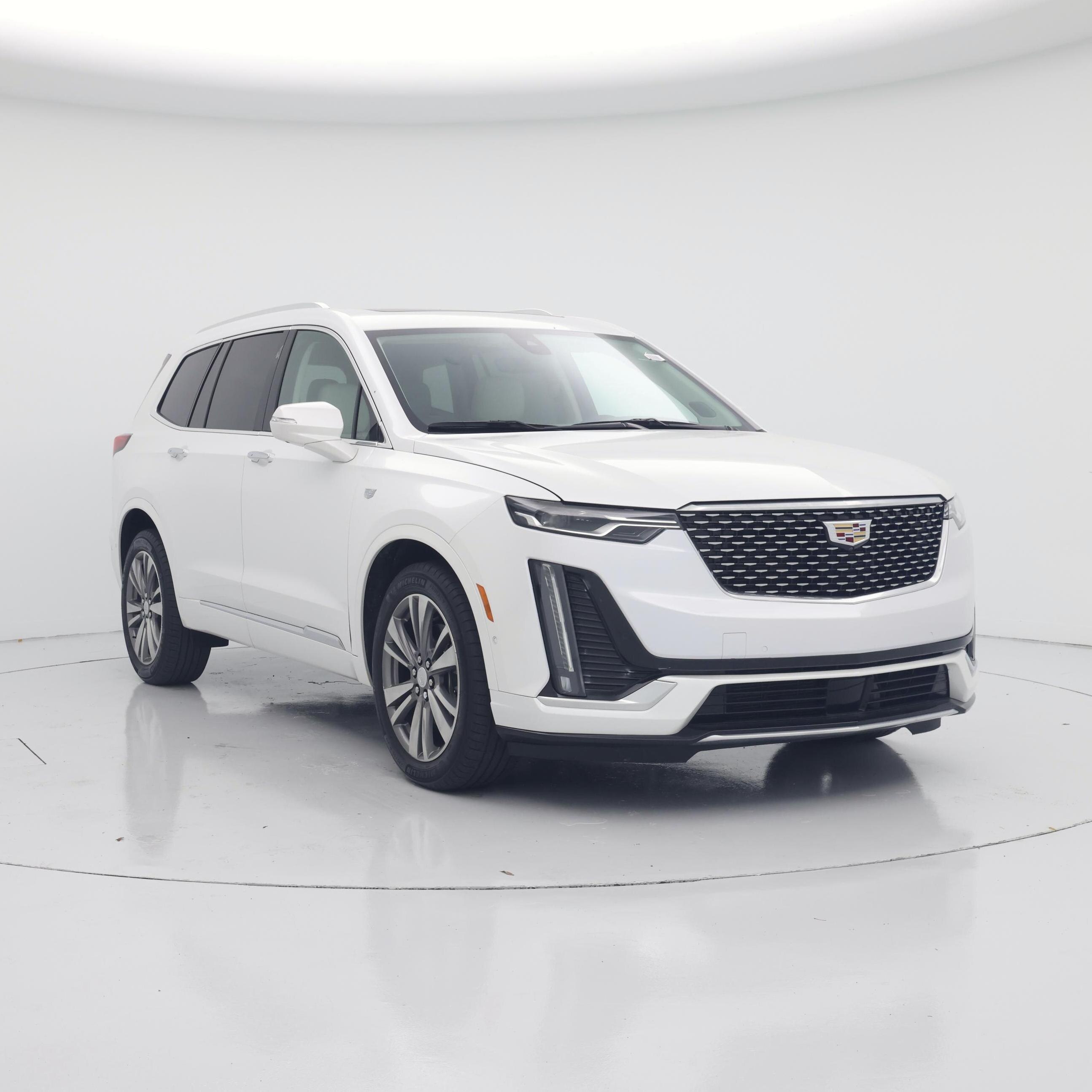 White 2021 Cadillac XT6 SUV / Crossover Front-Wheel Drive Automatic