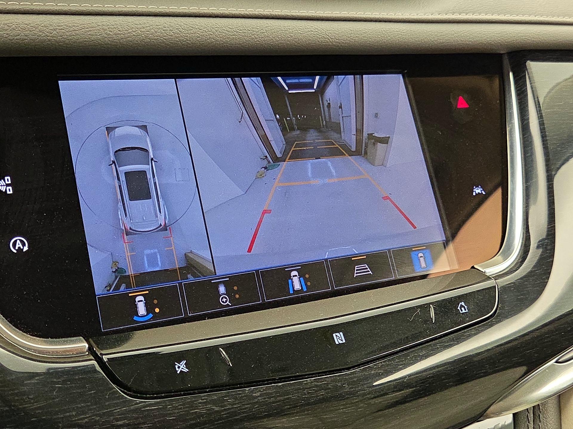 Thumbnail: 2021 Cadillac XT6 - 14