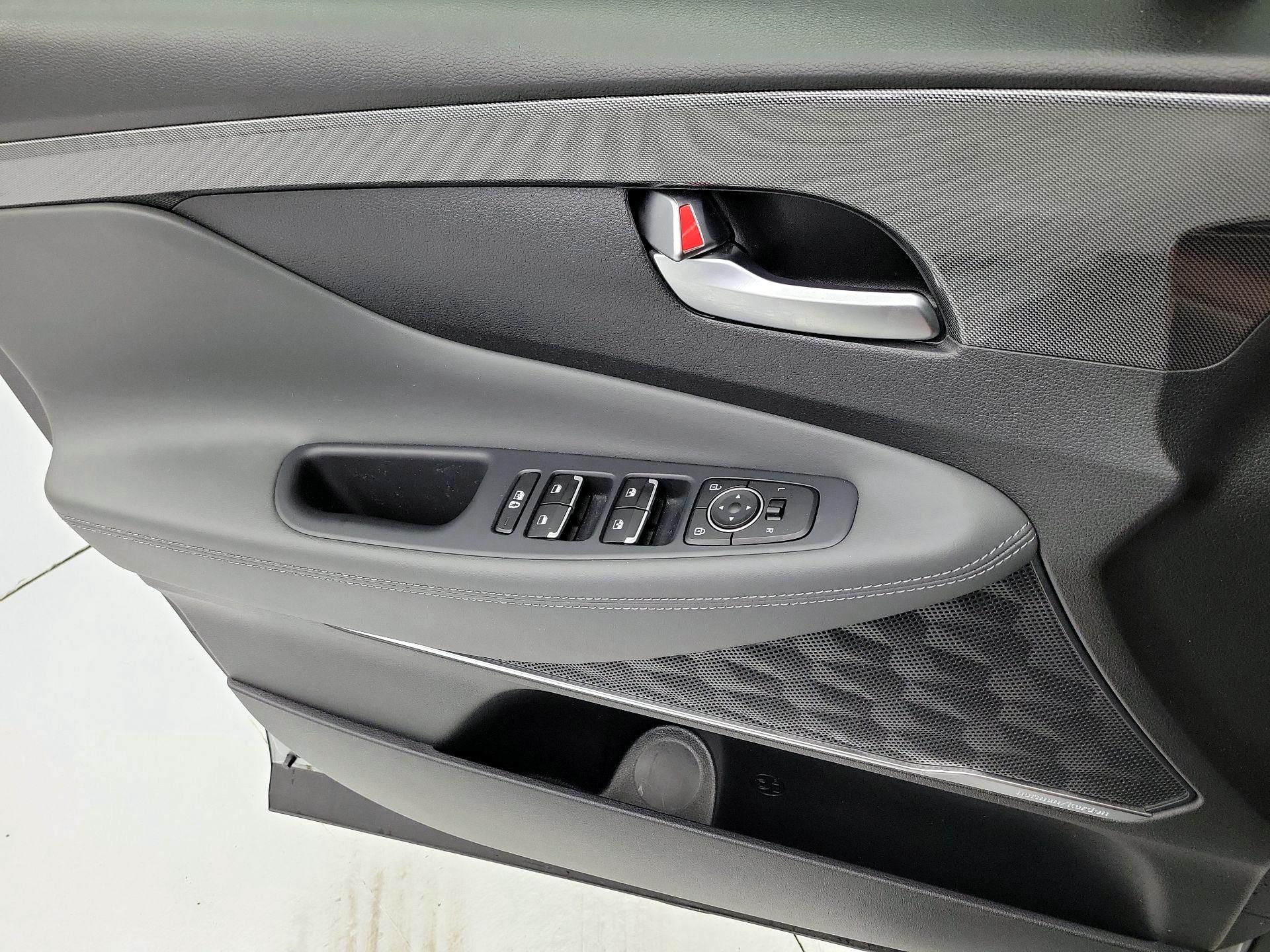 Thumbnail: 2023 Hyundai Santa Fe - 12