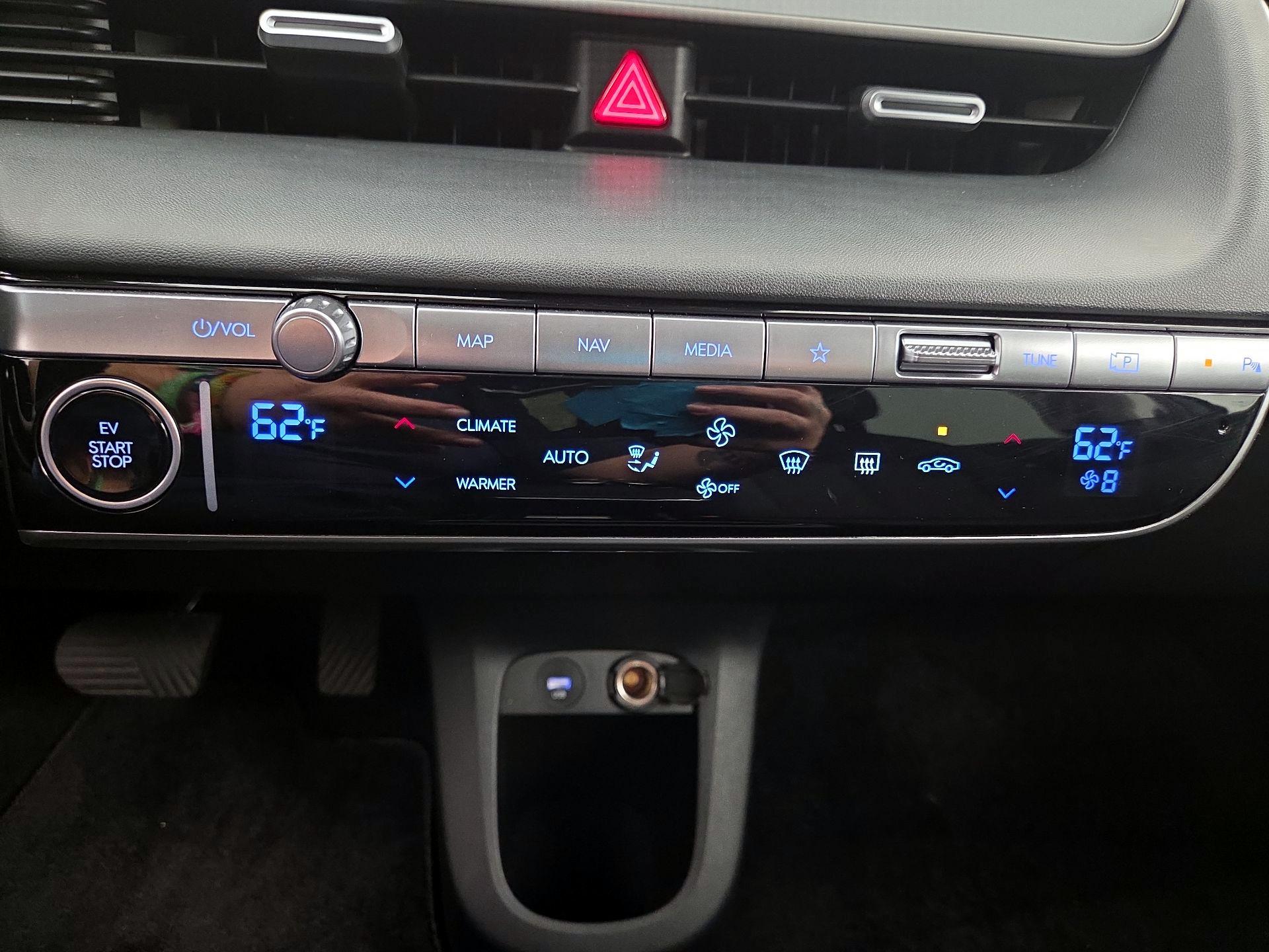 Thumbnail: 2024 Hyundai Ioniq 5 - 17