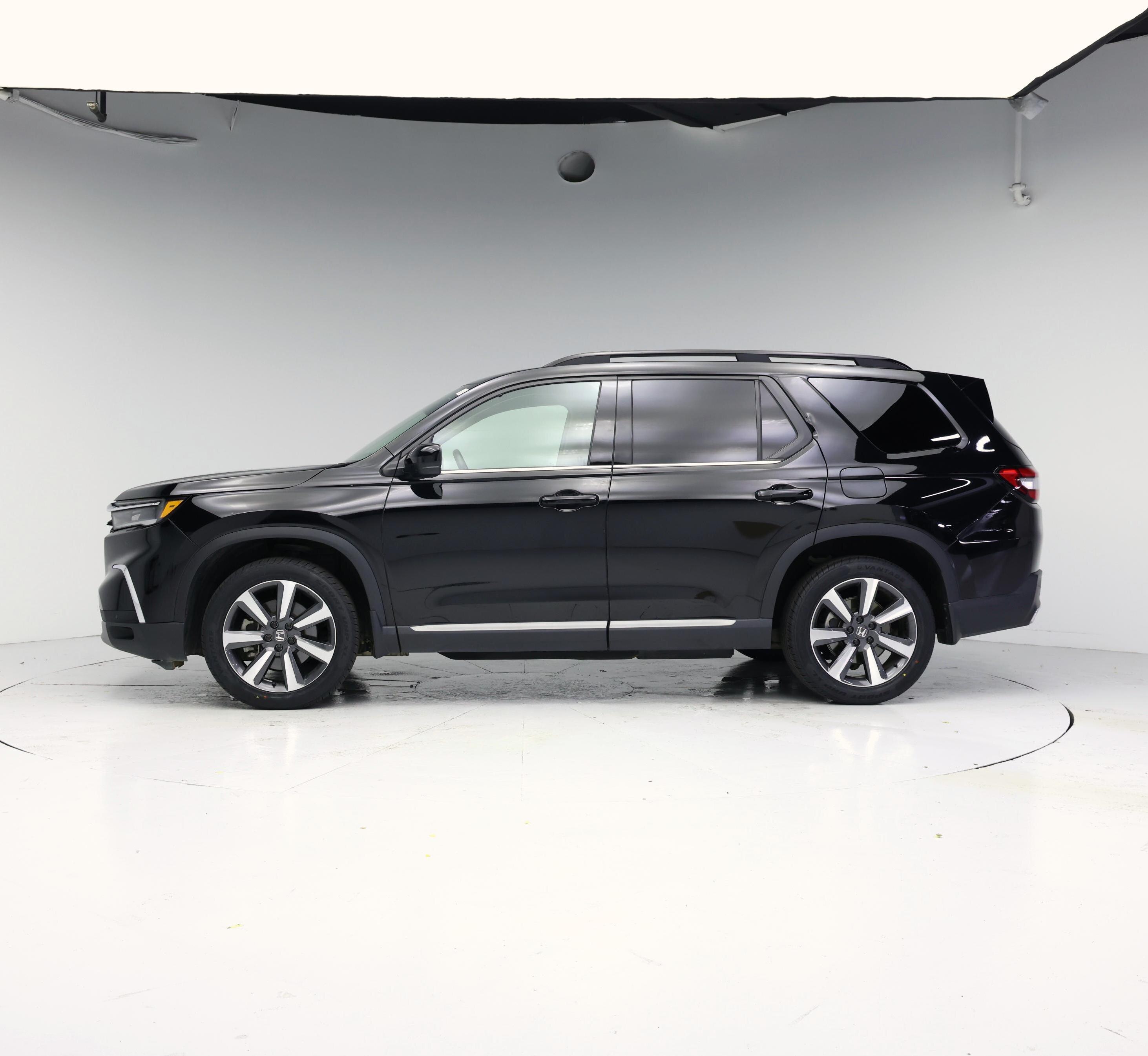Thumbnail: 2023 Honda Pilot - 3