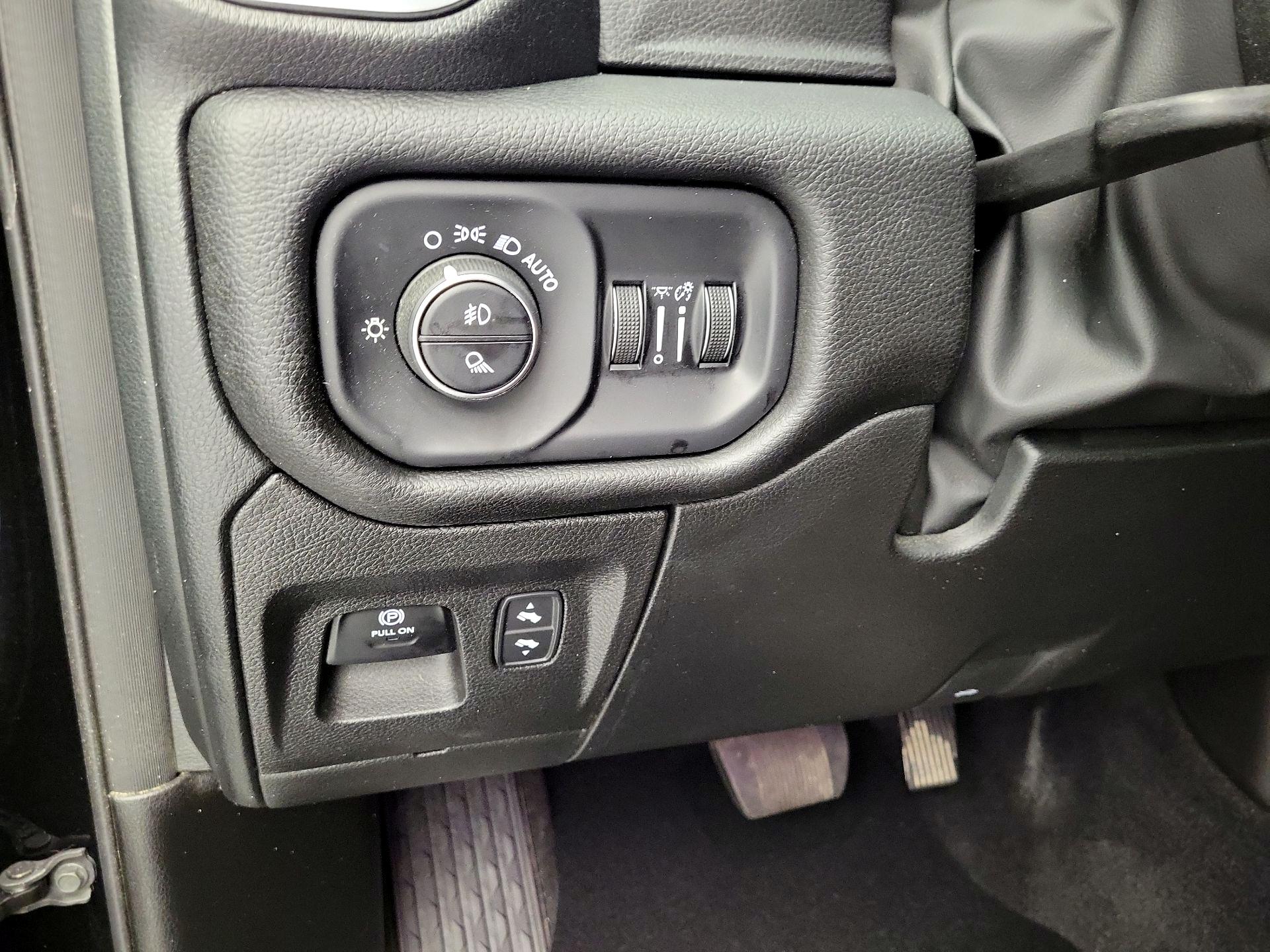 Thumbnail: 2025 RAM 1500 - 13