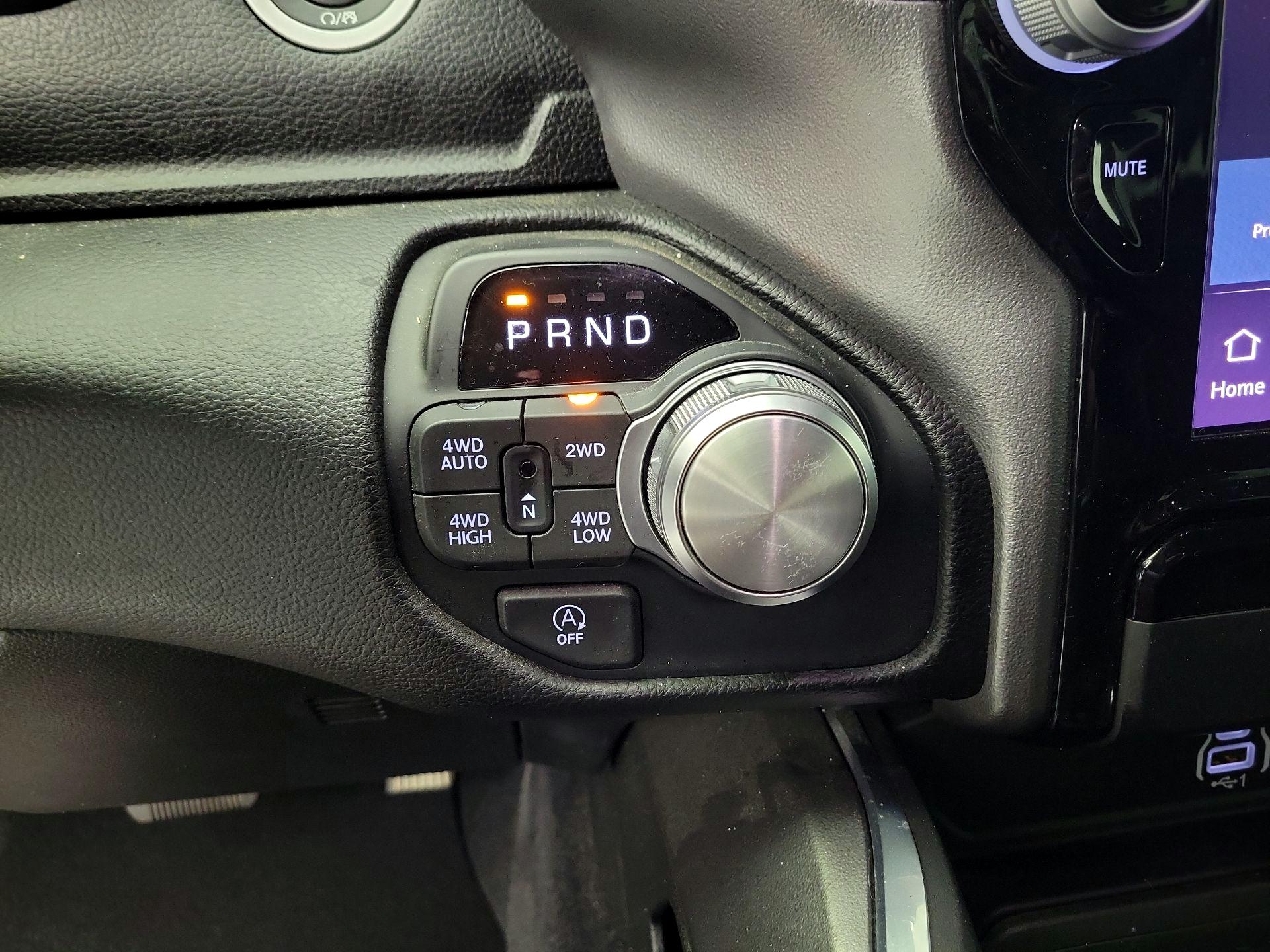 Thumbnail: 2025 RAM 1500 - 18