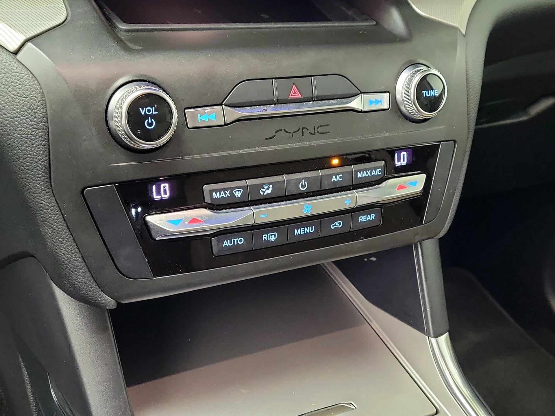 Thumbnail: 2020 Ford Explorer - 16