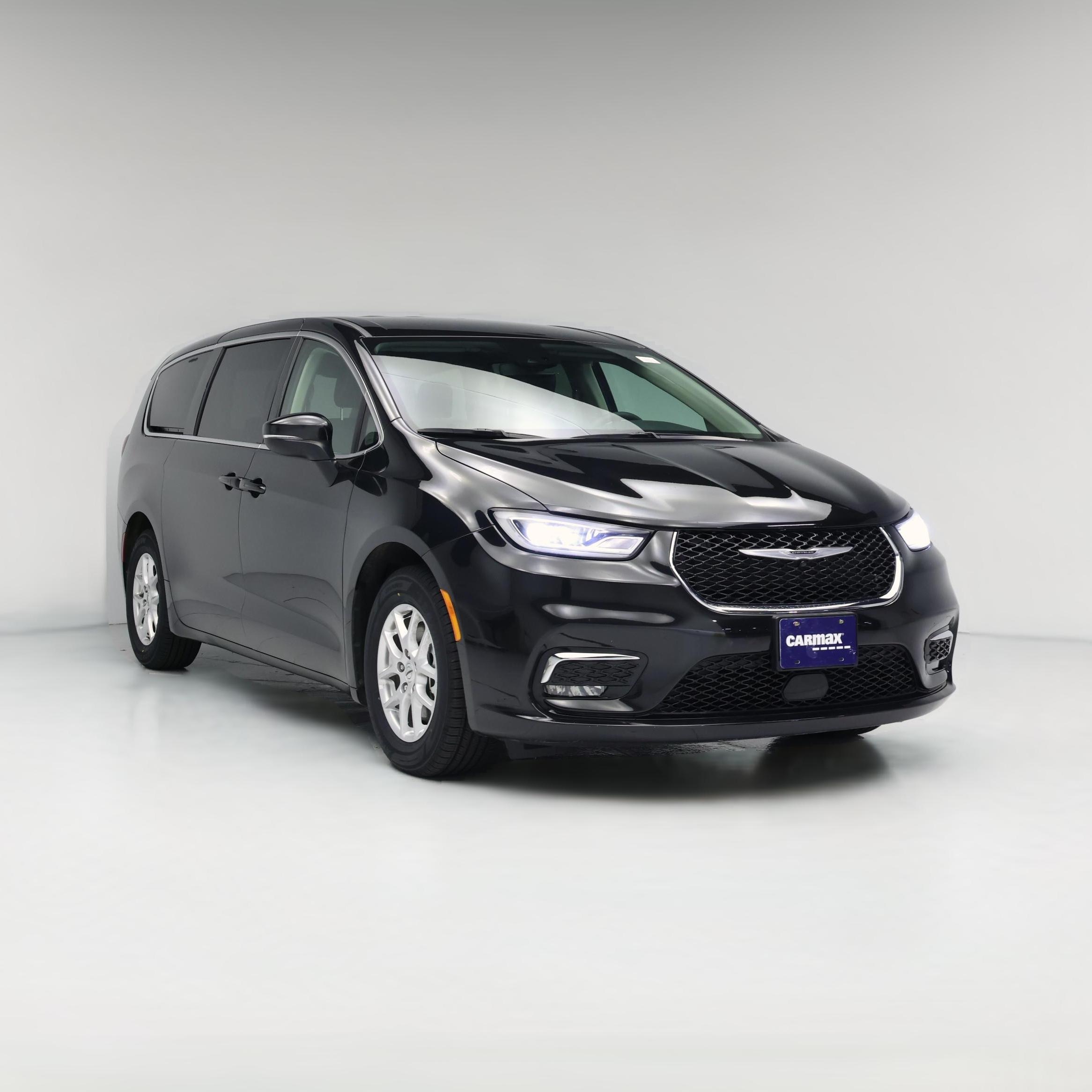 Thumbnail: 2023 Chrysler Pacifica - 1