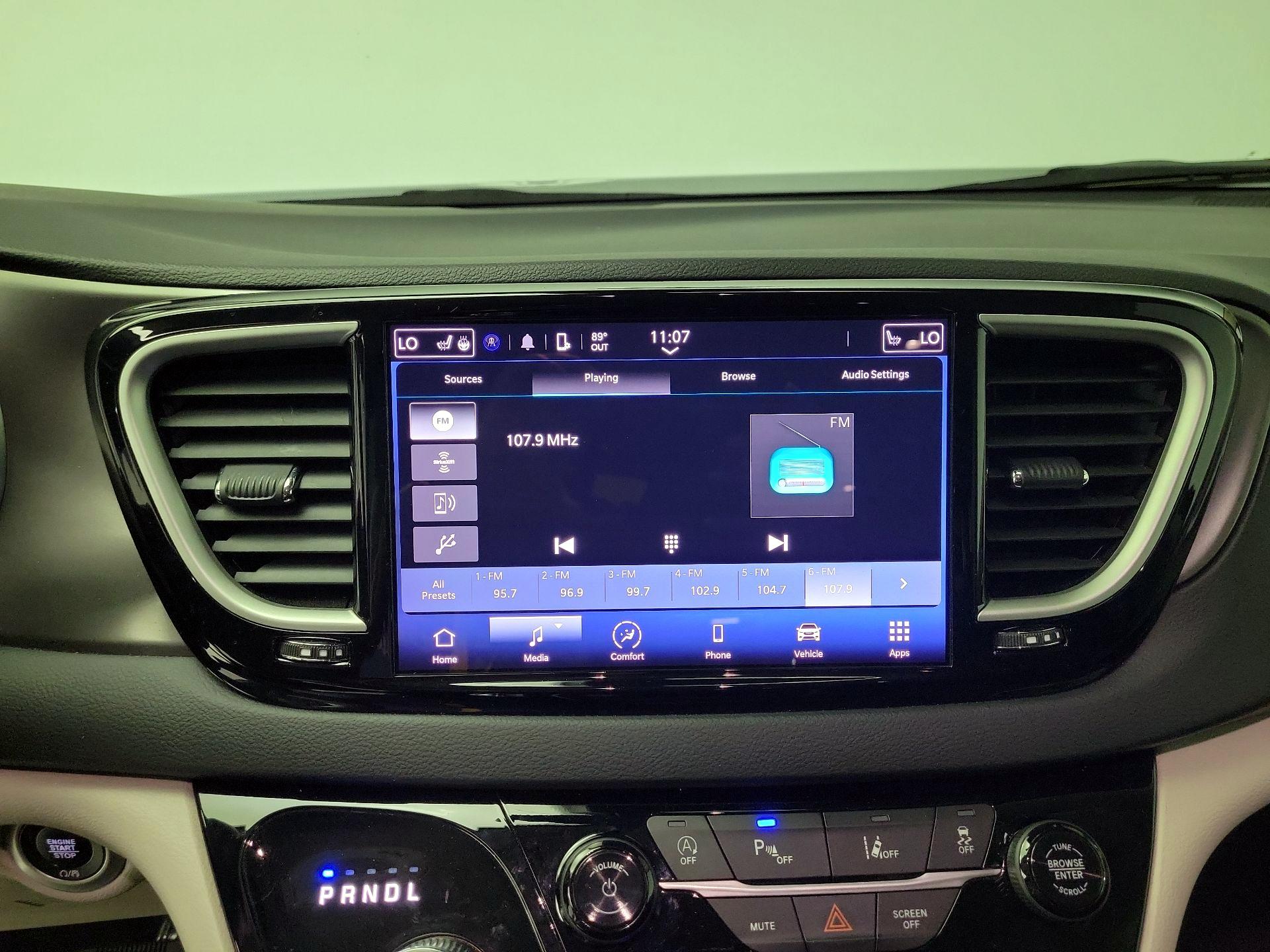 Thumbnail: 2023 Chrysler Pacifica - 15