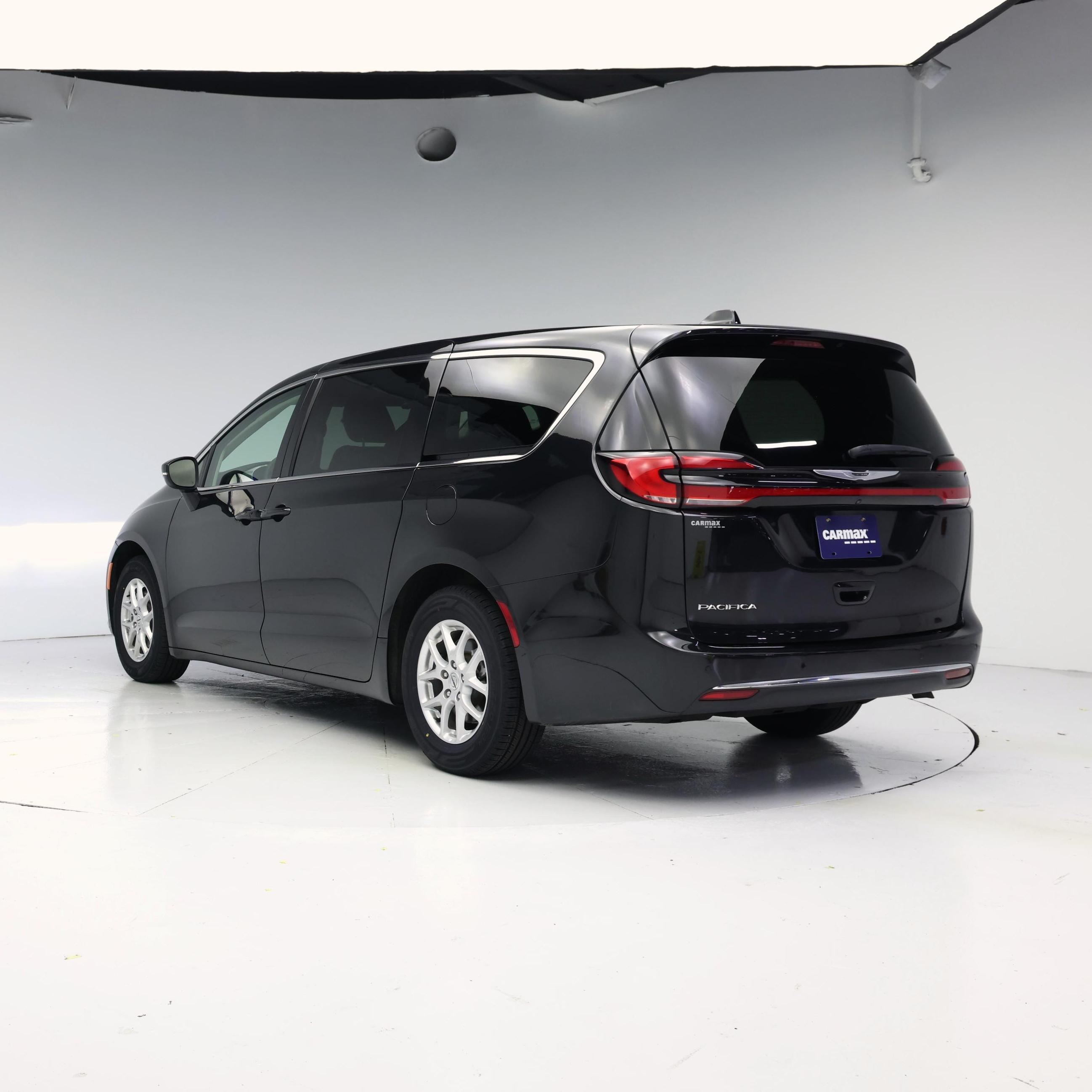 Thumbnail: 2023 Chrysler Pacifica - 2