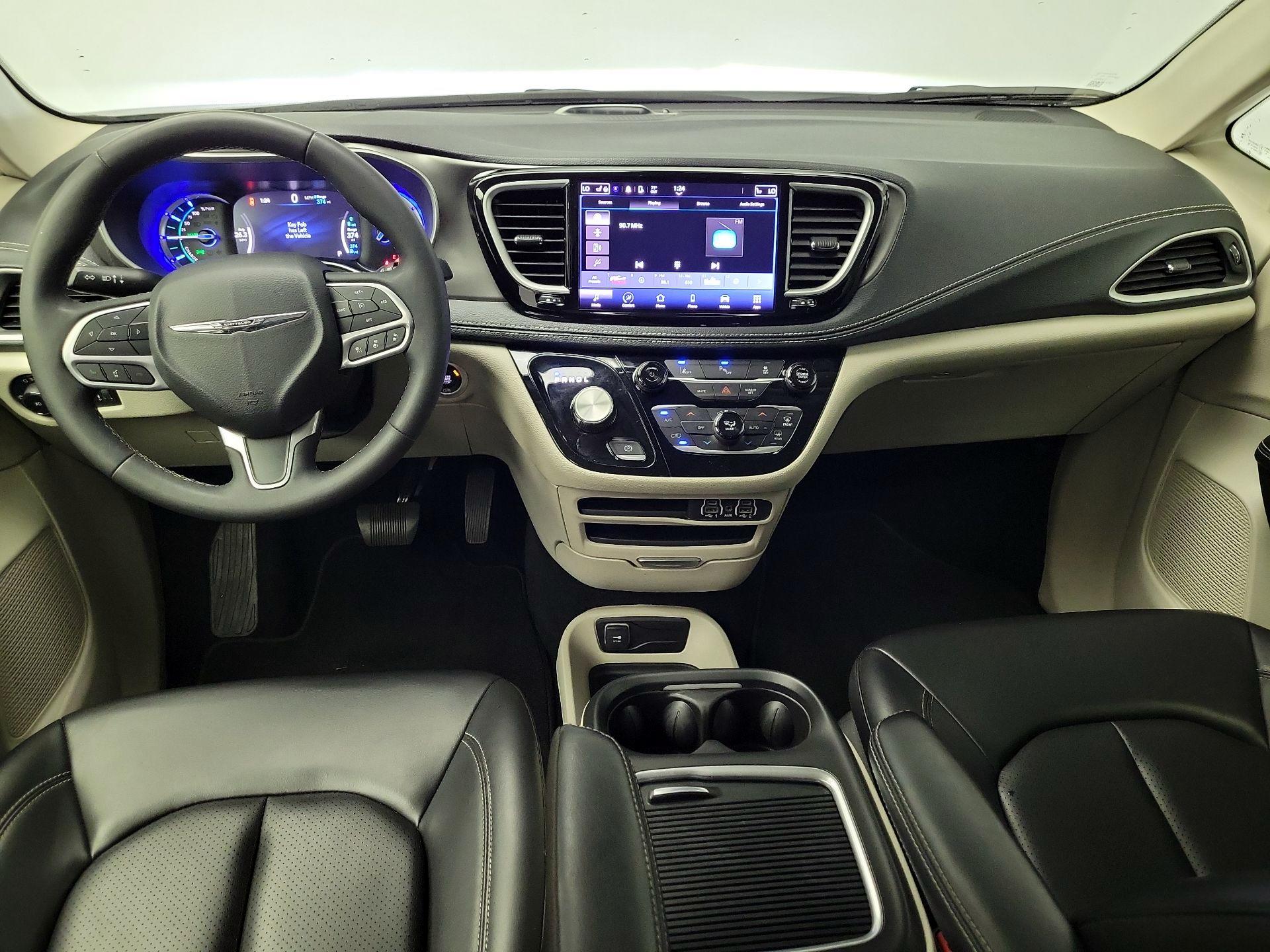 Thumbnail: 2023 Chrysler Pacifica - 9