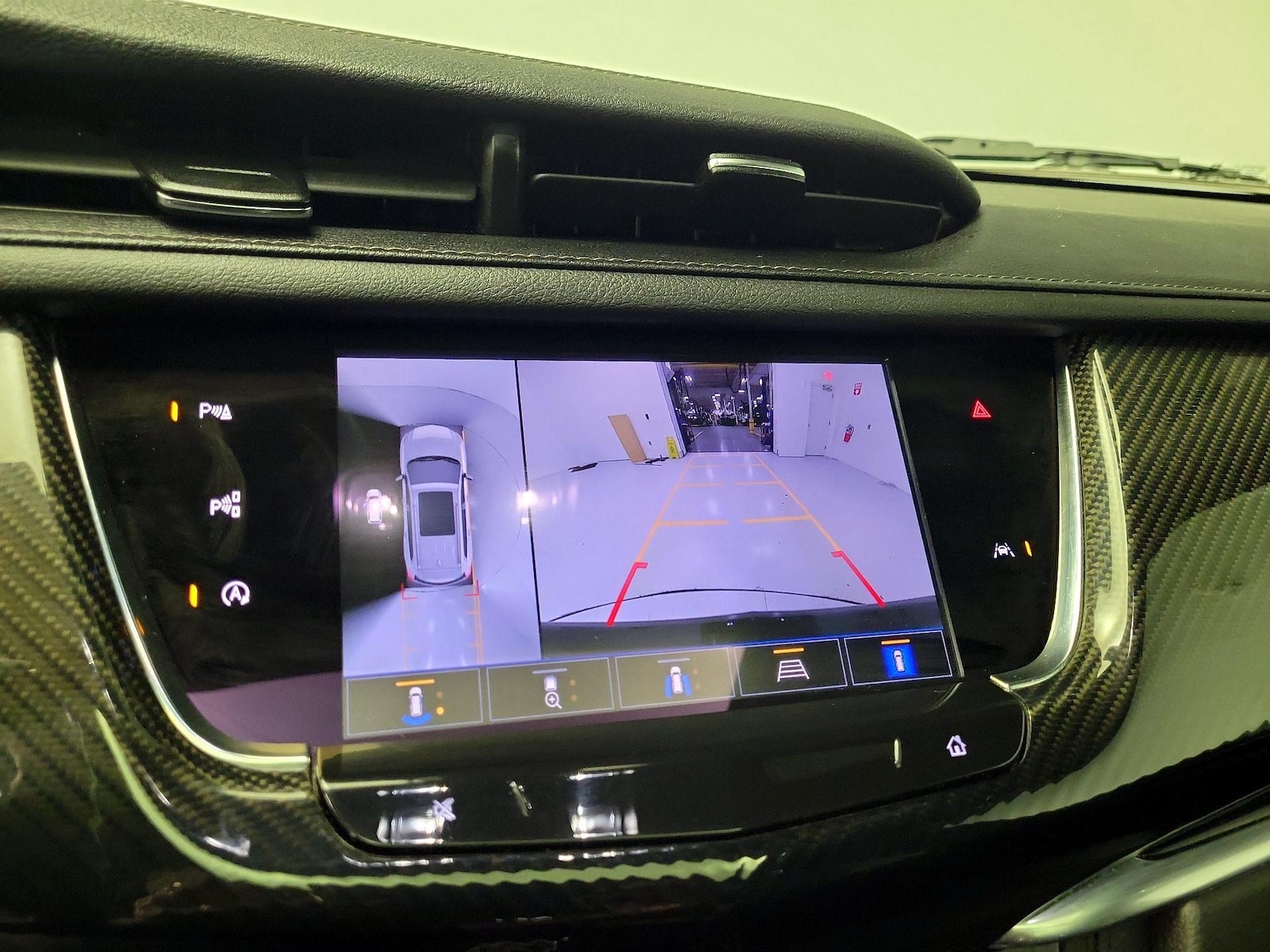 2023 Cadillac XT6 Sport - Photo 16