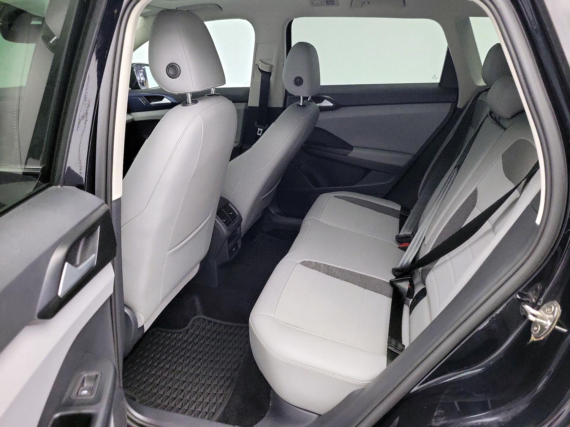 Thumbnail: 2023 Volkswagen Tiguan - 20