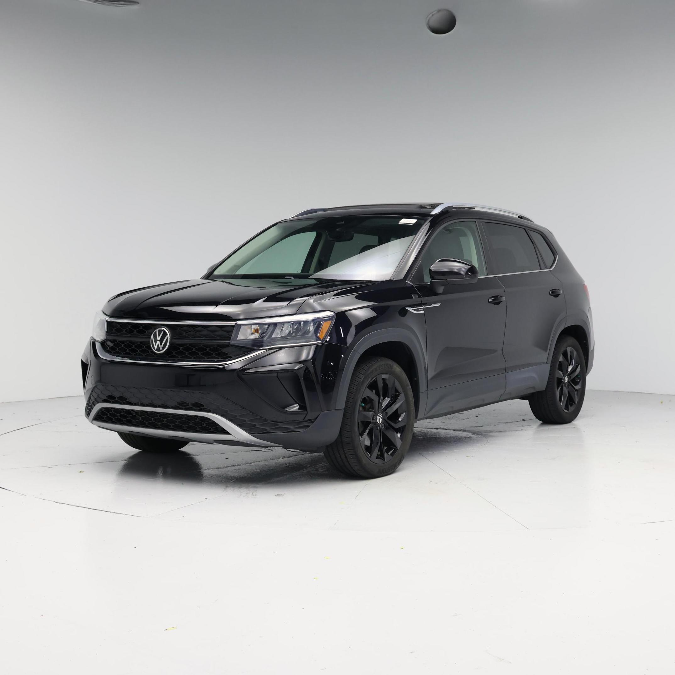 Thumbnail: 2023 Volkswagen Tiguan - 4