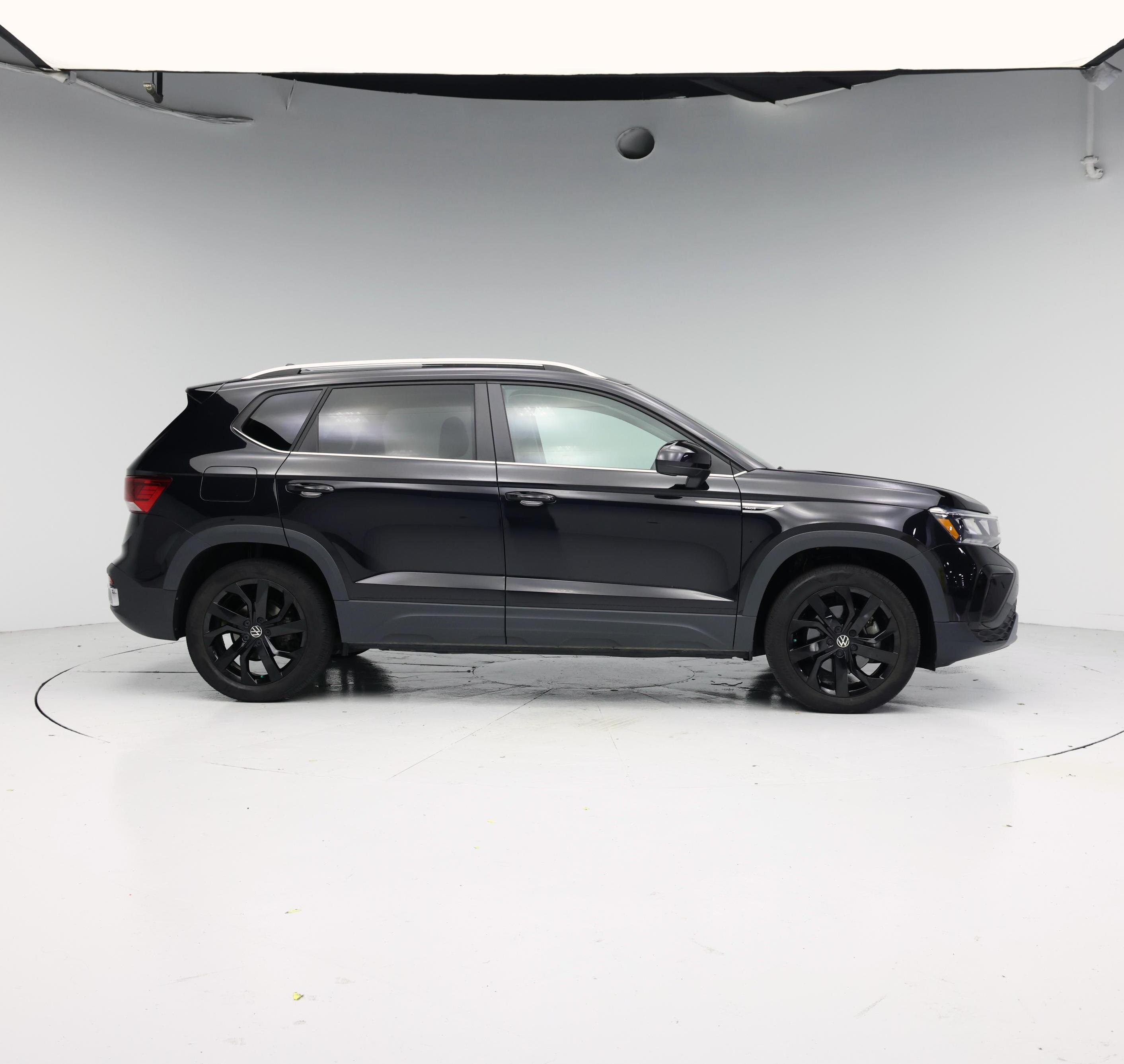 Thumbnail: 2023 Volkswagen Tiguan - 7
