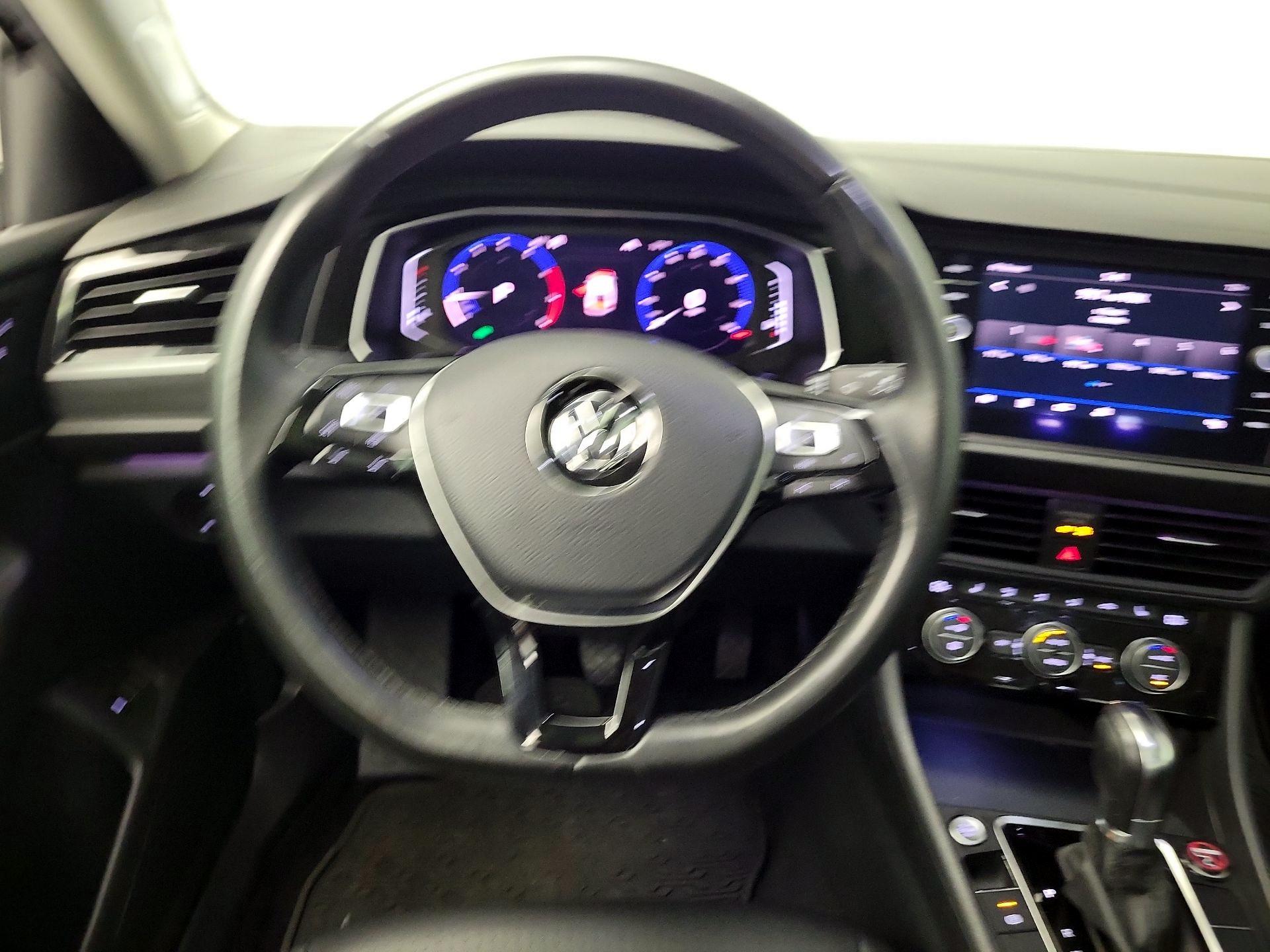 Thumbnail: 2019 Volkswagen Jetta - 10