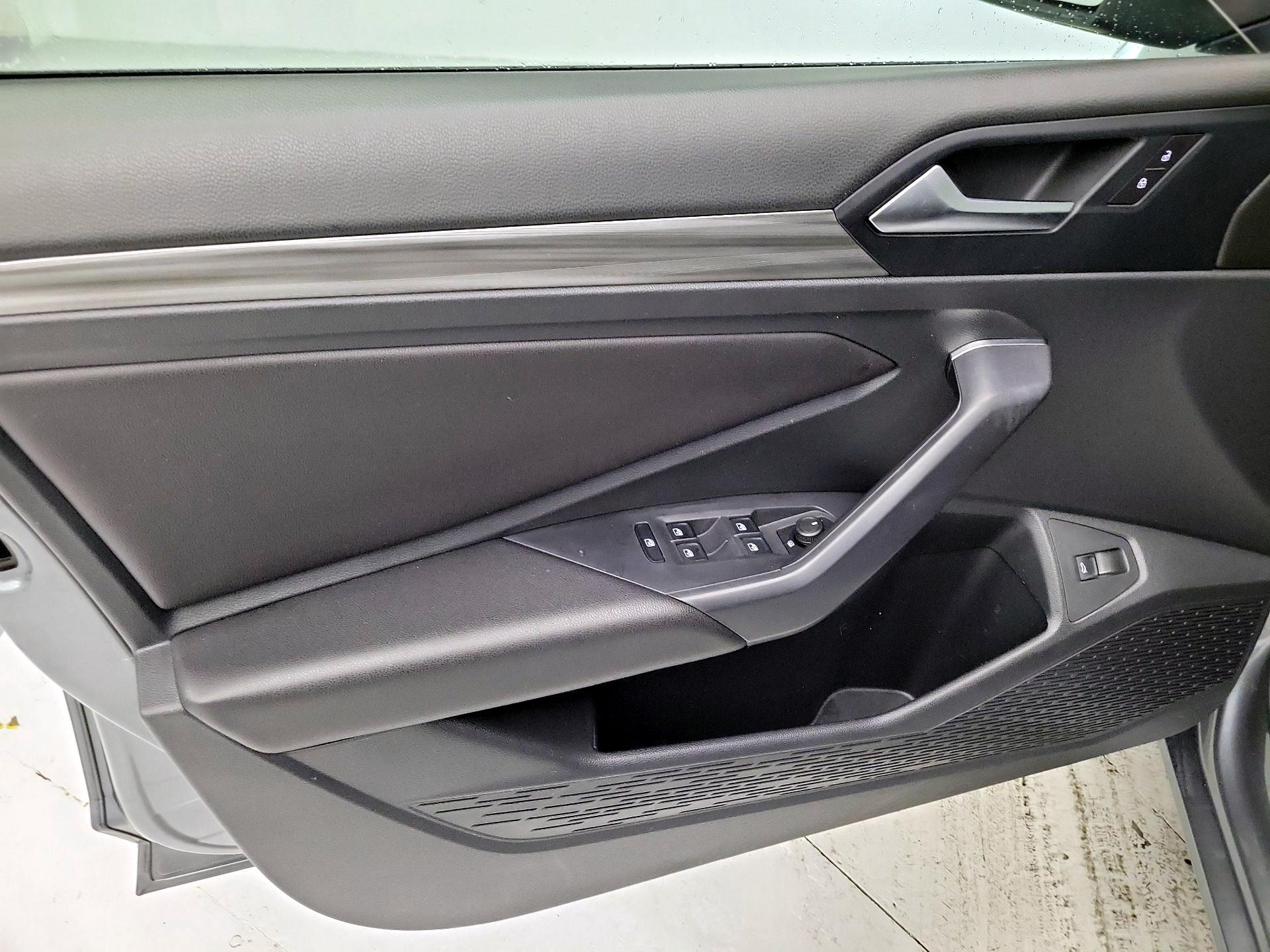 Thumbnail: 2019 Volkswagen Jetta - 12