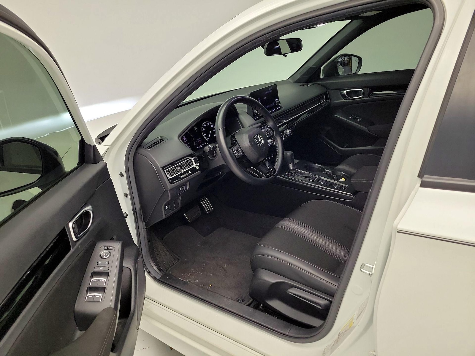 2025 Honda Civic Sport - Photo 12