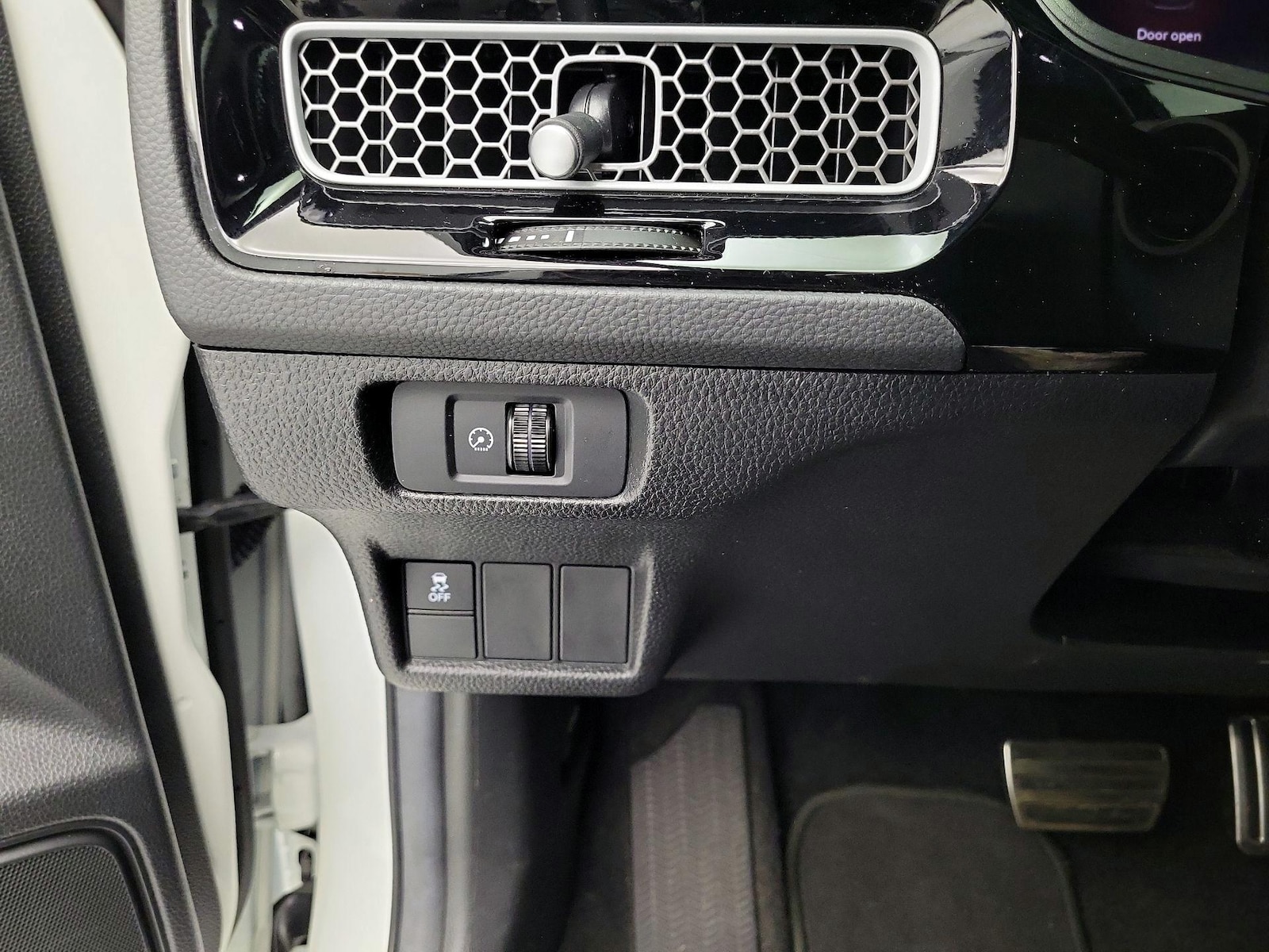 2025 Honda Civic Sport - Photo 14