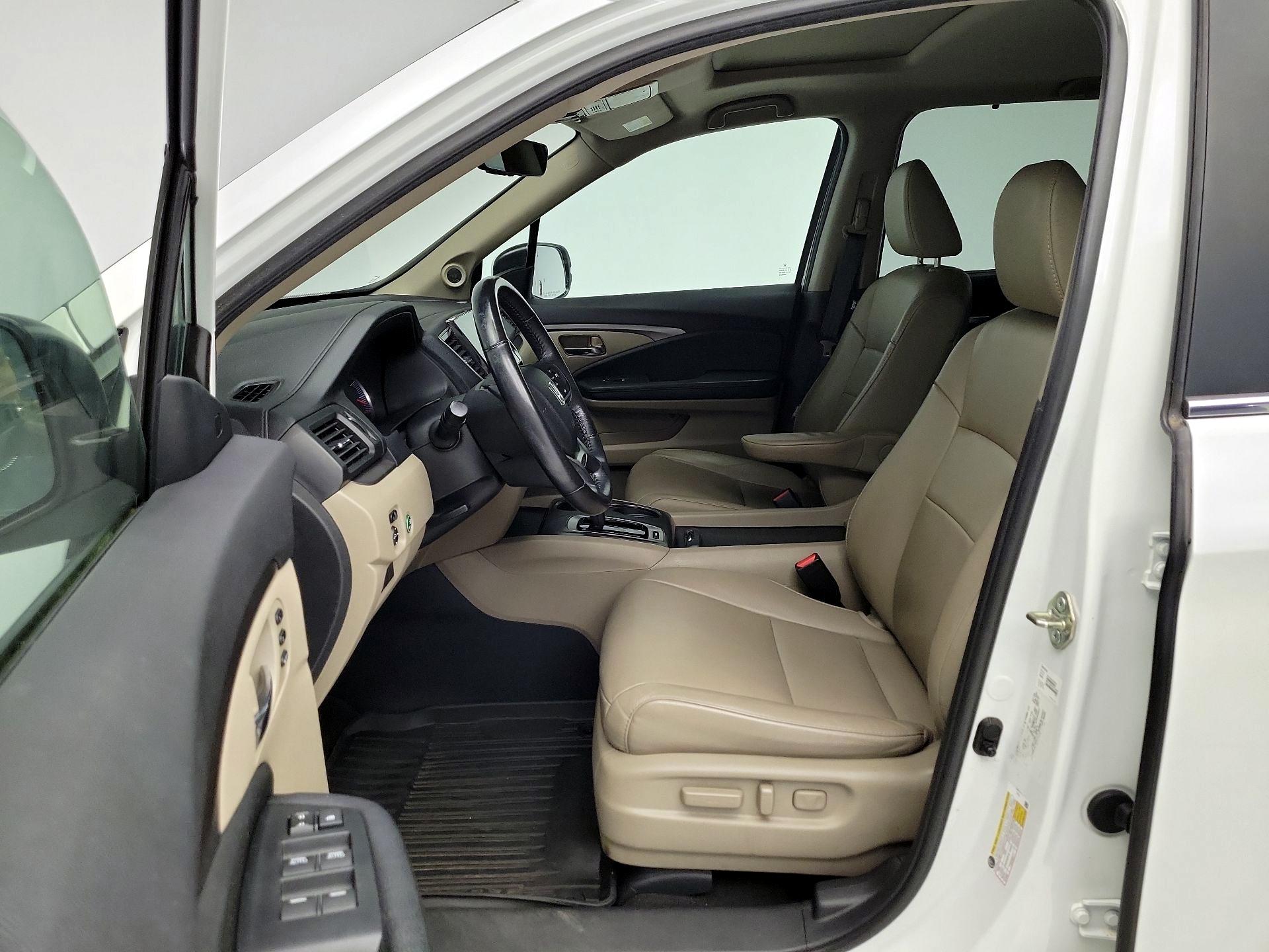 Thumbnail: 2020 Honda Pilot - 11
