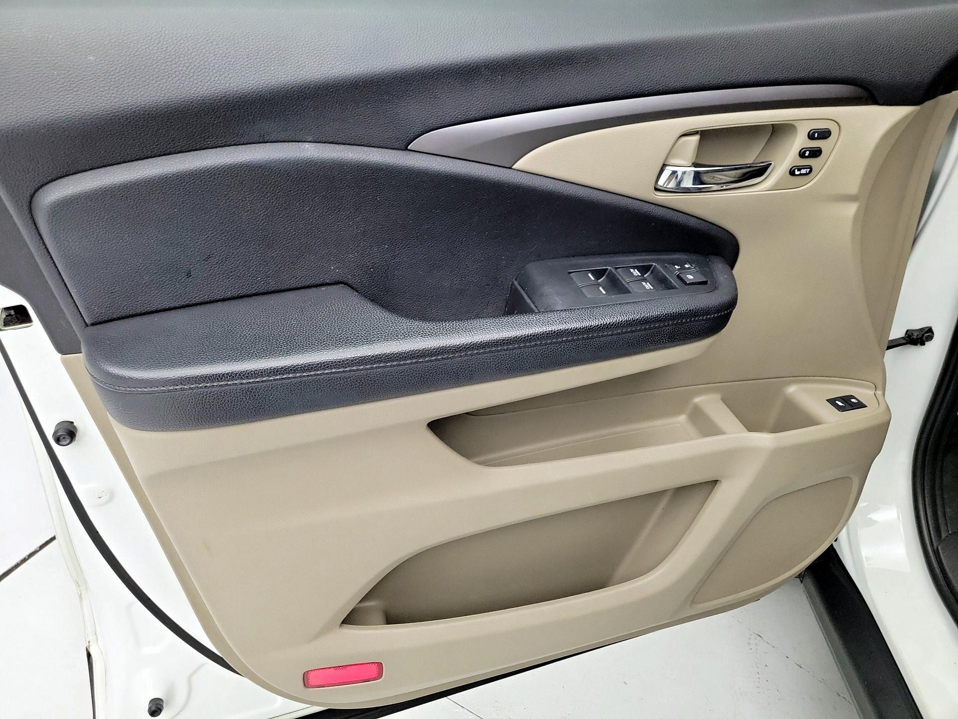 Thumbnail: 2020 Honda Pilot - 12
