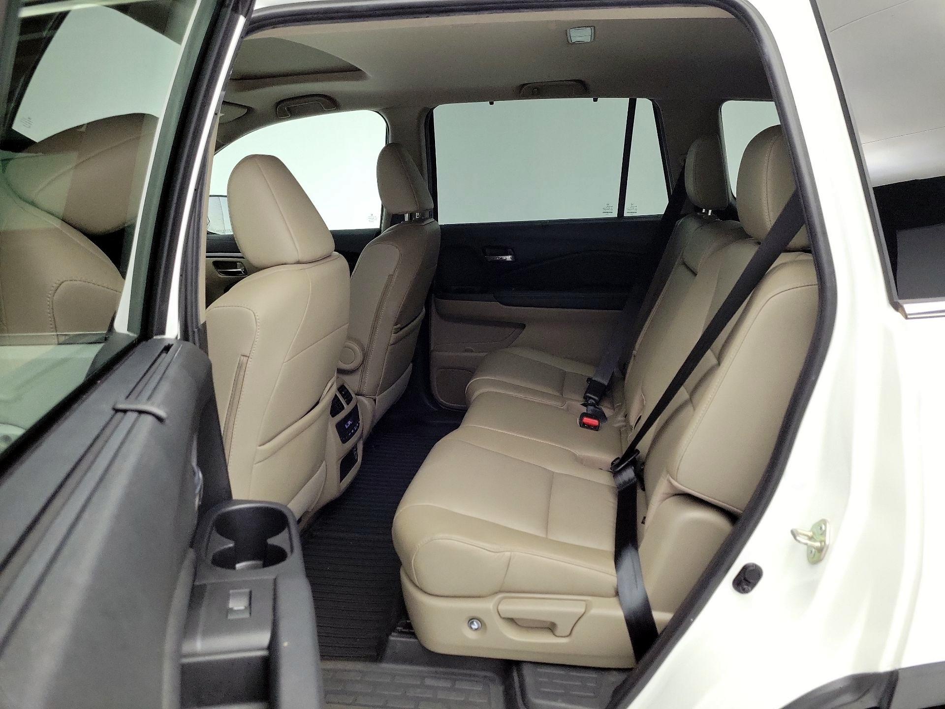 Thumbnail: 2020 Honda Pilot - 20