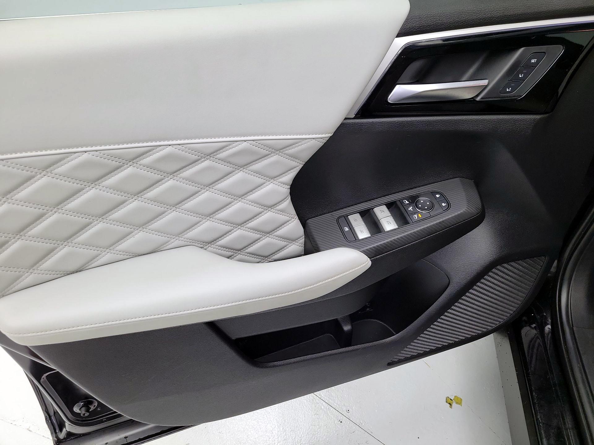 Thumbnail: 2022 Mitsubishi Outlander - 12