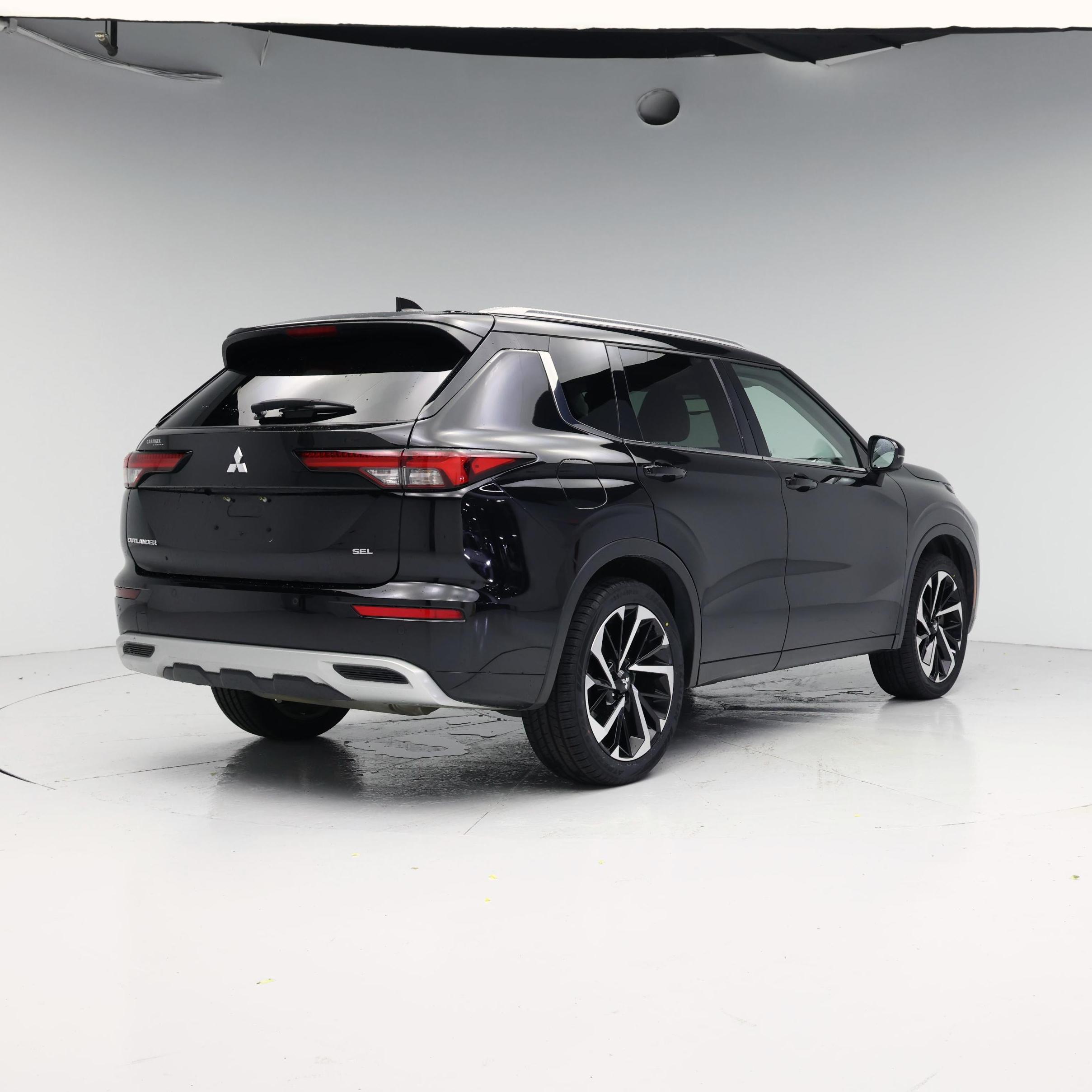 Thumbnail: 2022 Mitsubishi Outlander - 8