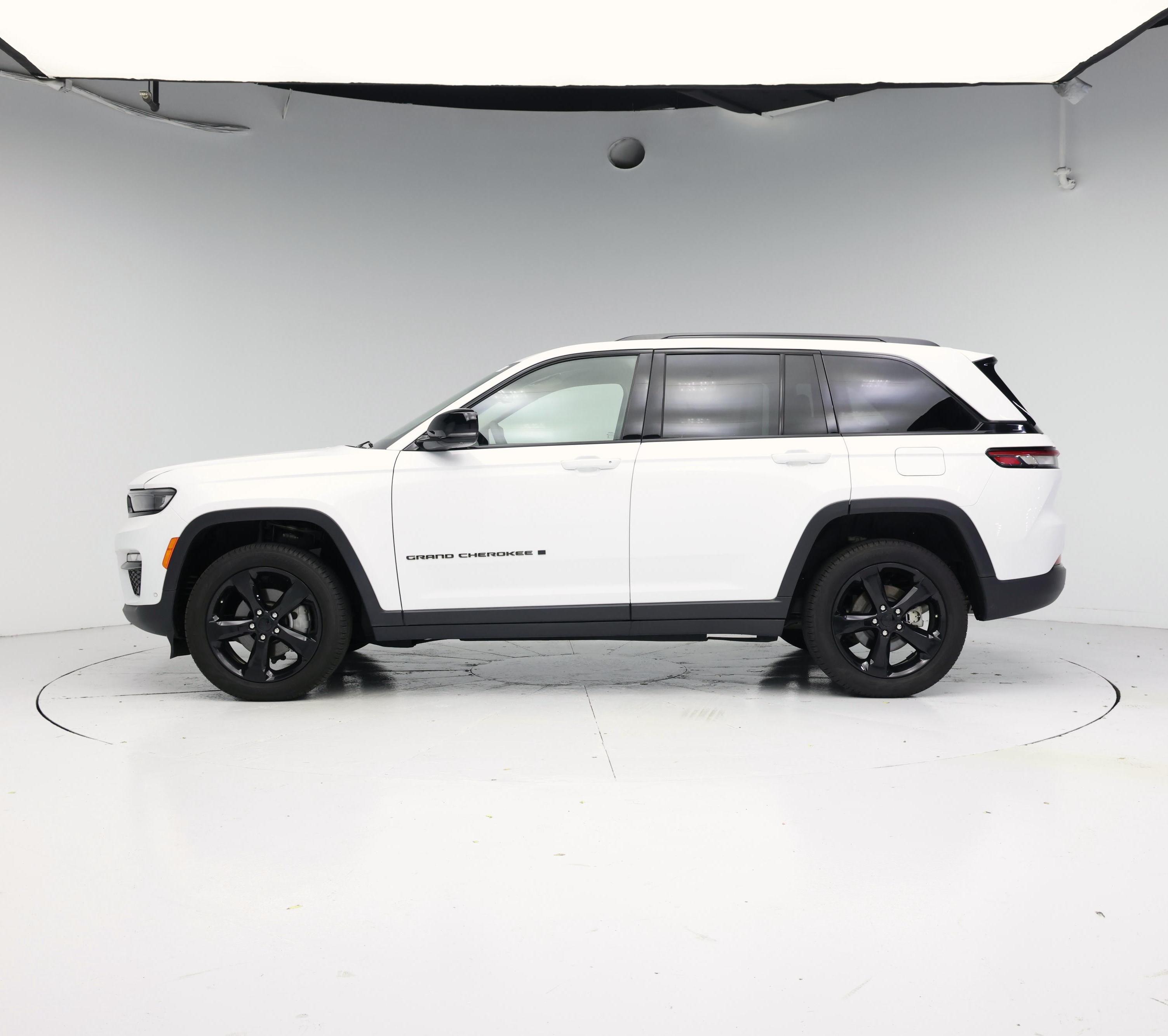 Thumbnail: 2023 Jeep Grand Cherokee - 3