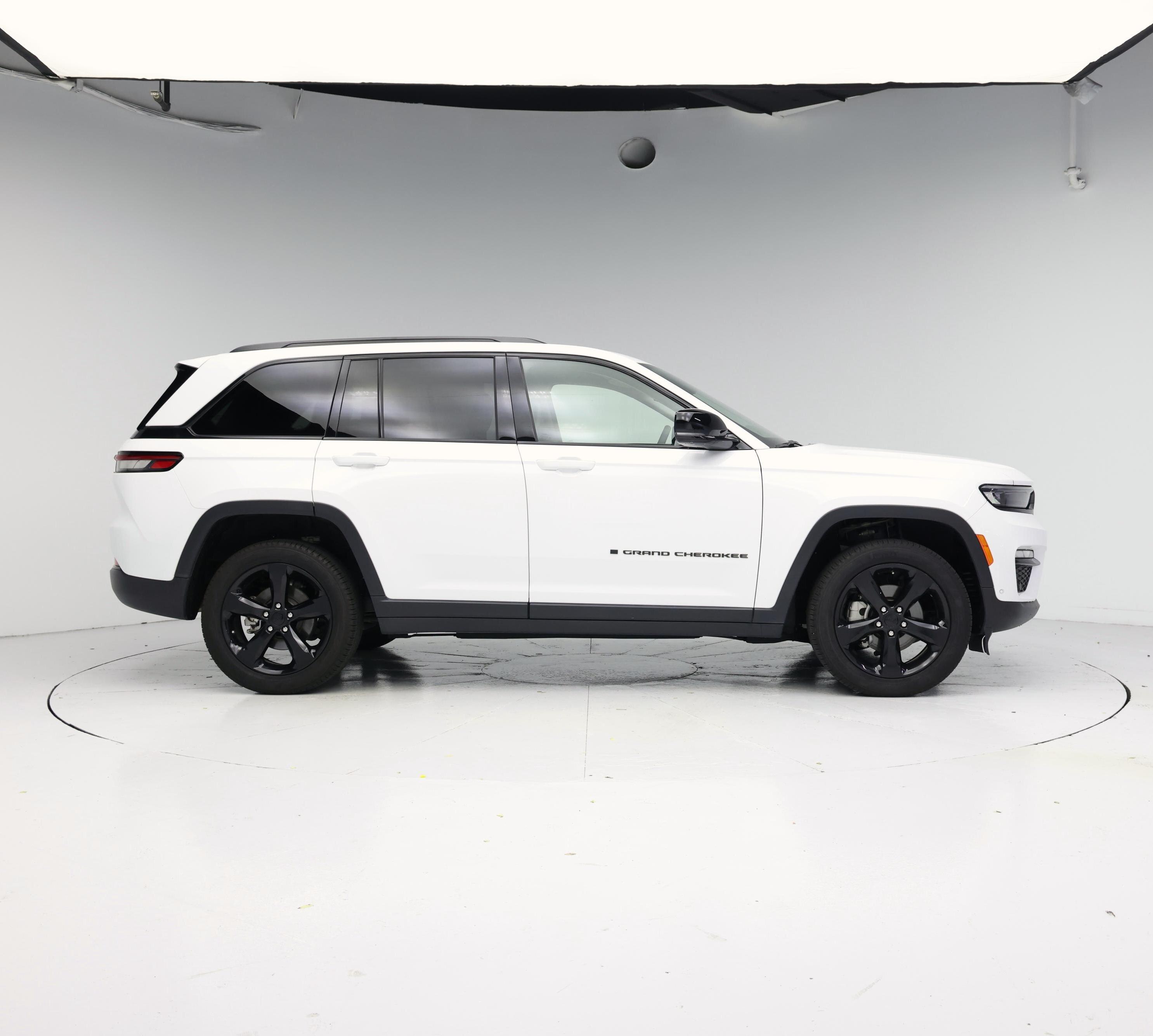Thumbnail: 2023 Jeep Grand Cherokee - 7