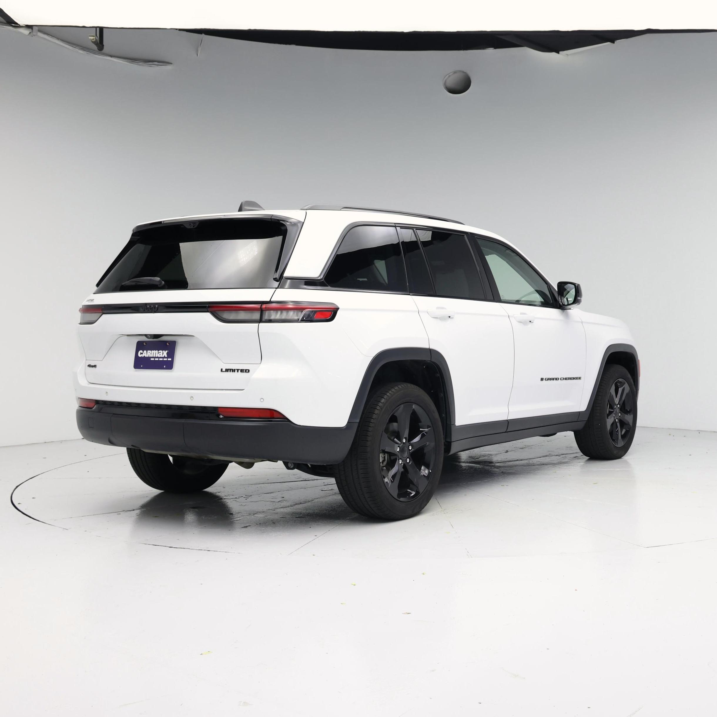 Thumbnail: 2023 Jeep Grand Cherokee - 8