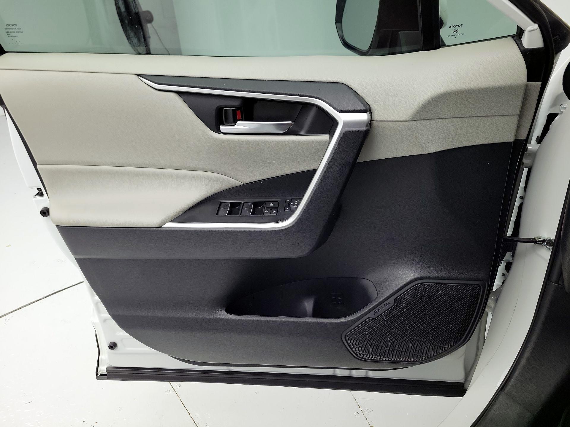 Thumbnail: 2024 Toyota RAV4 - 12