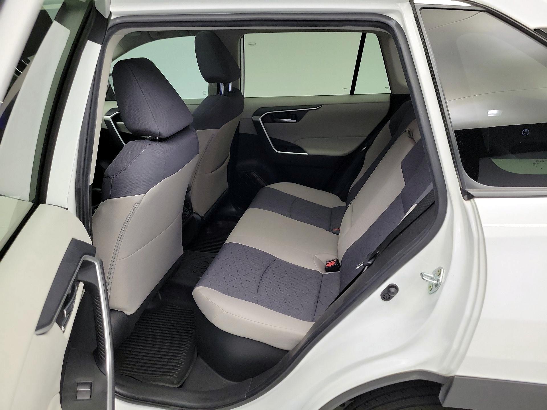 Thumbnail: 2024 Toyota RAV4 - 20