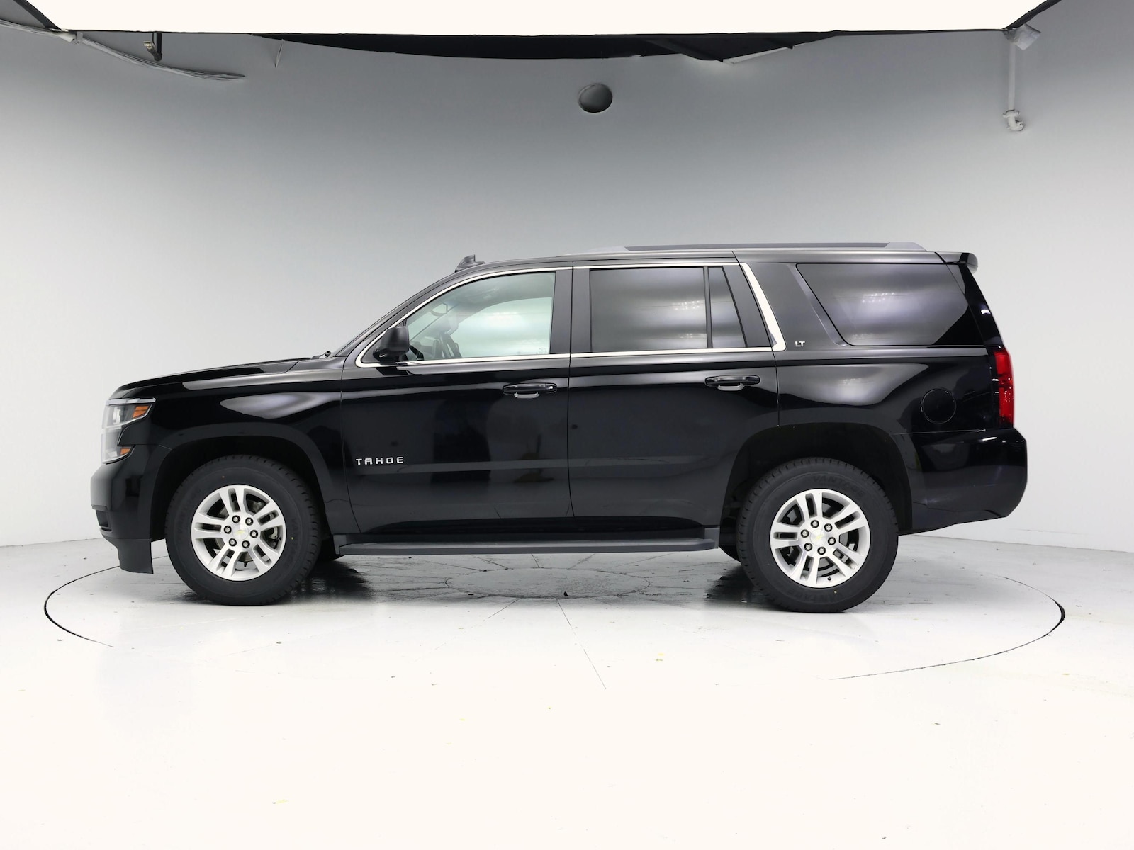 2018 Chevrolet Tahoe LT - Photo 4