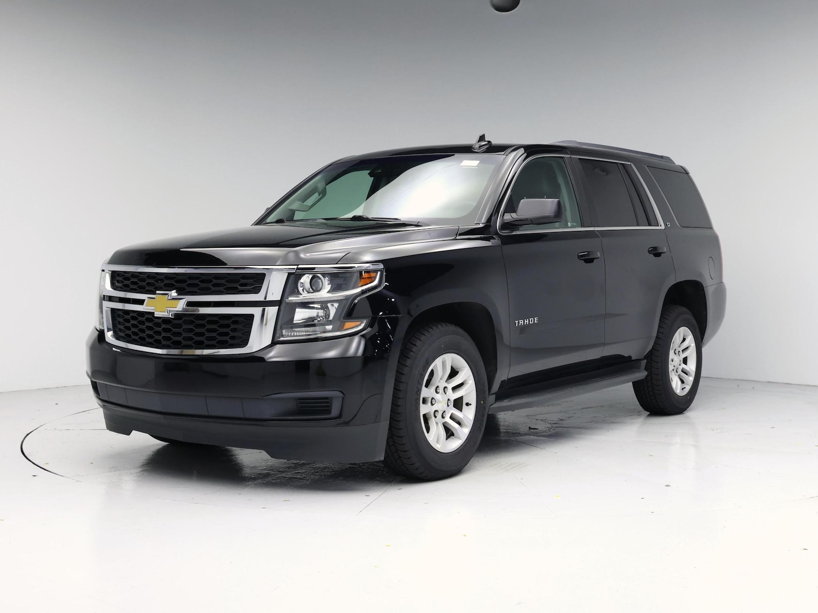 2018 Chevrolet Tahoe LT - Photo 5