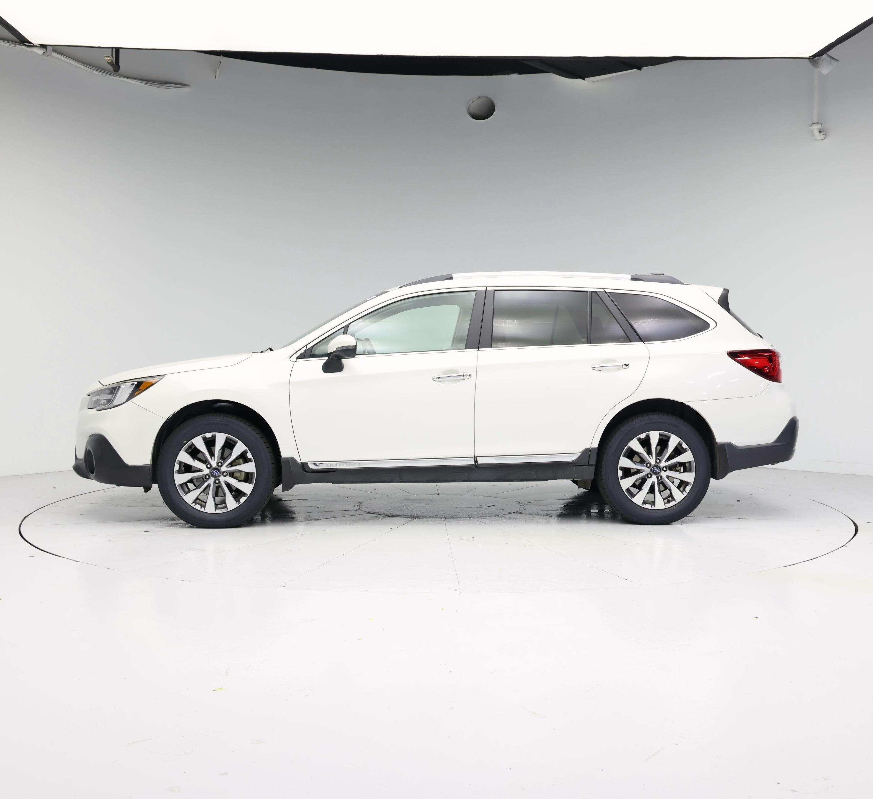 Thumbnail: 2019 Subaru Outback - 3