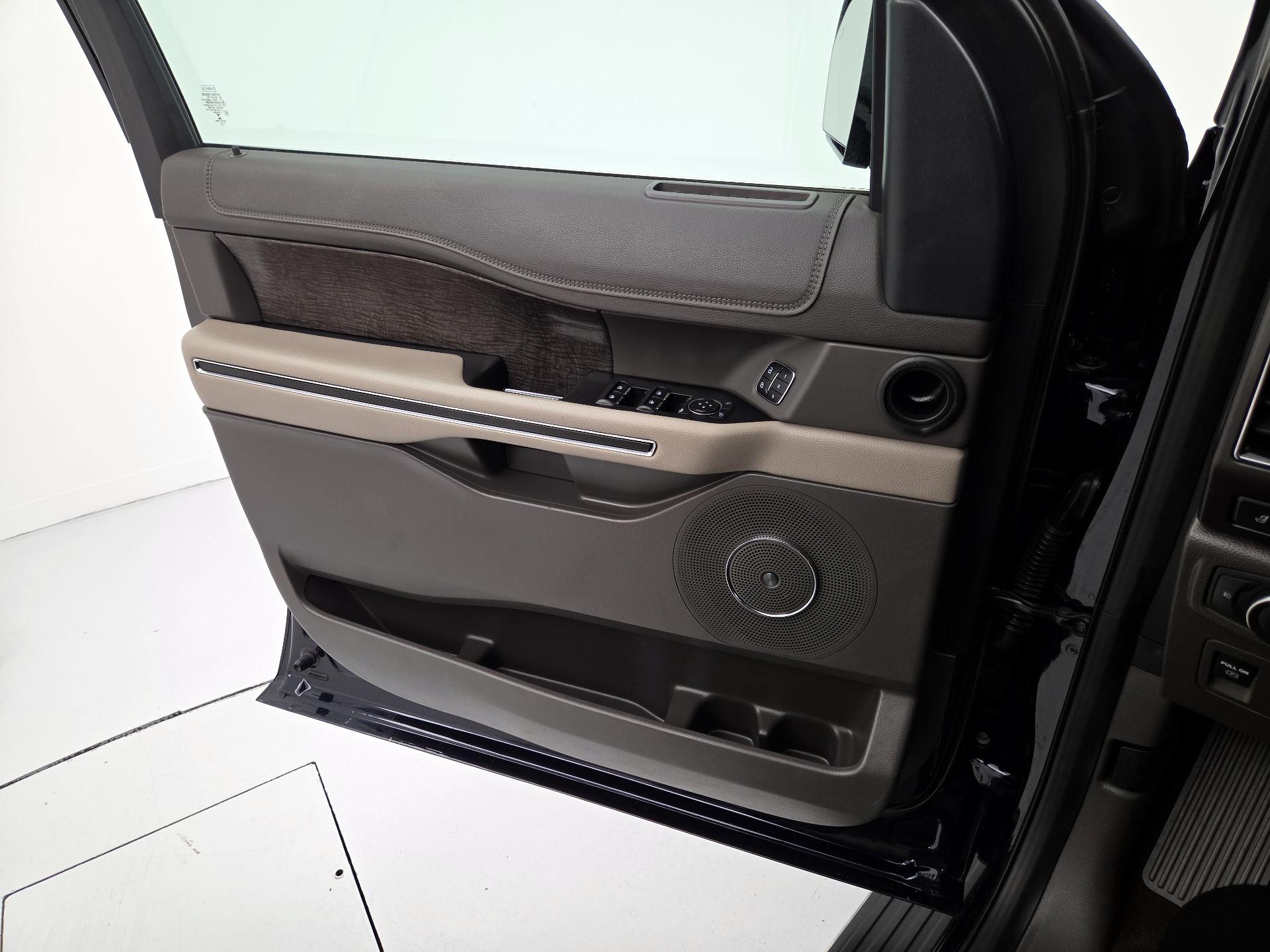Thumbnail: 2021 Ford Expedition - 12