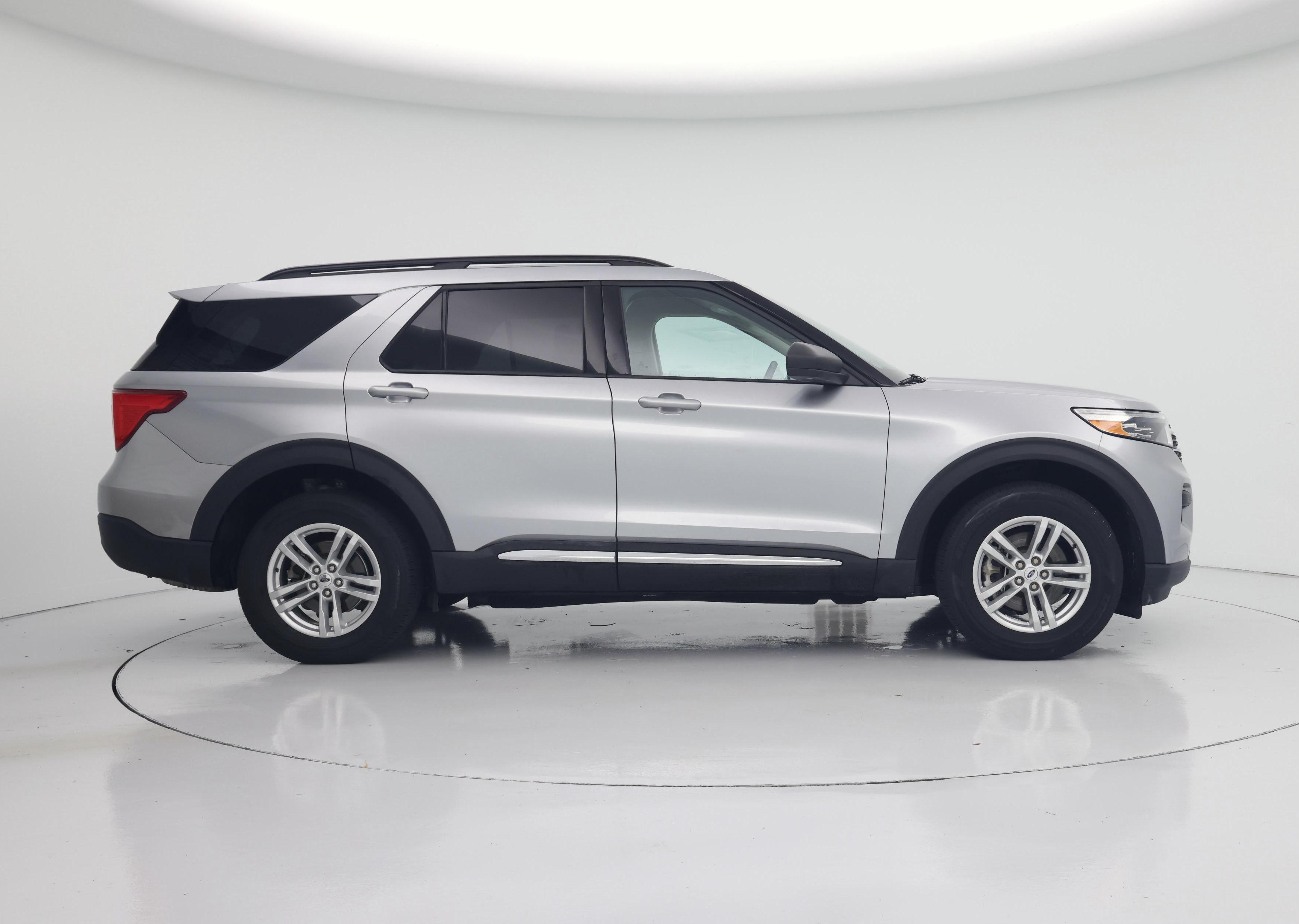 Thumbnail: 2022 Ford Explorer - 7