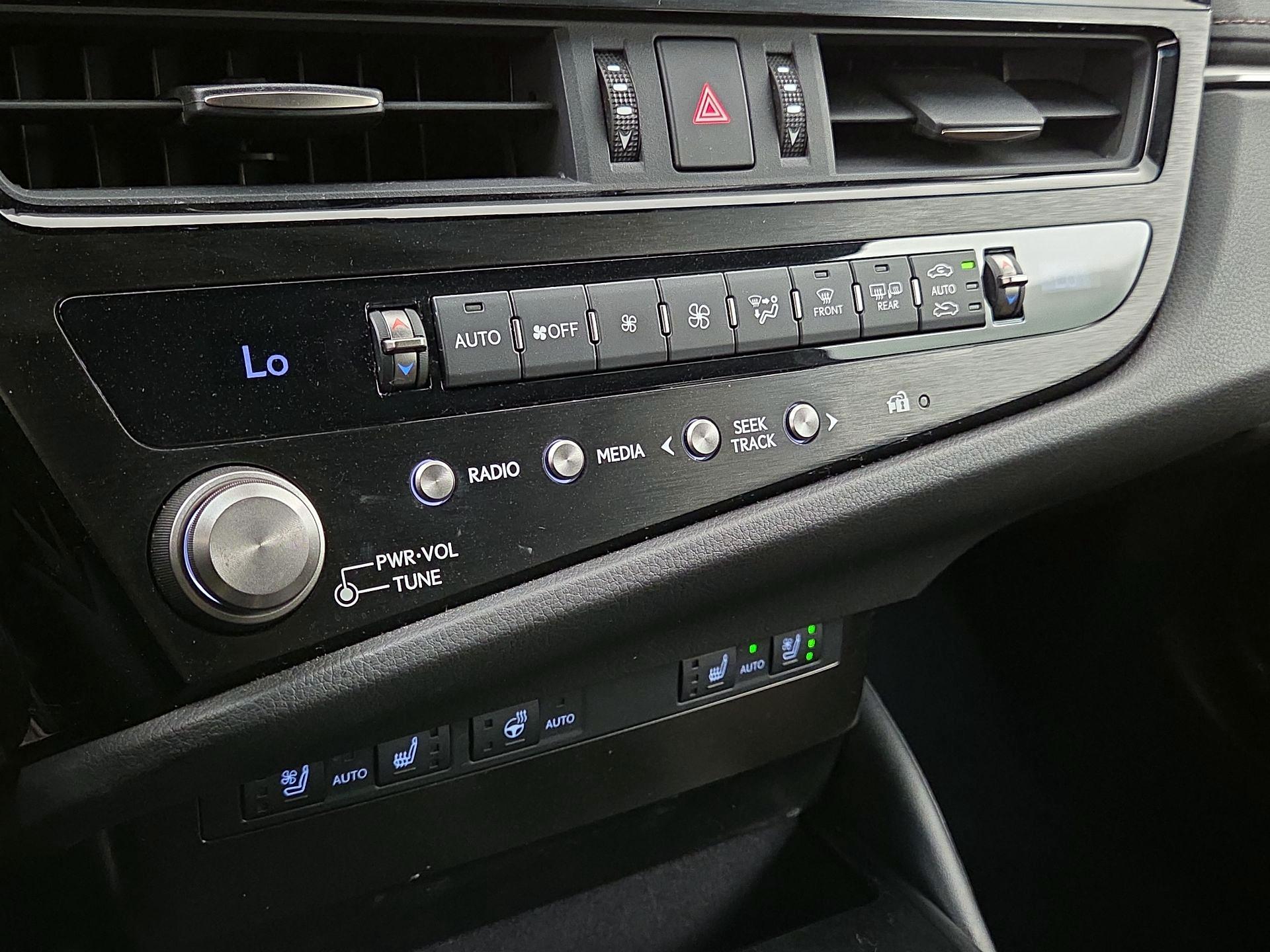 Thumbnail: 2023 Lexus ES - 16