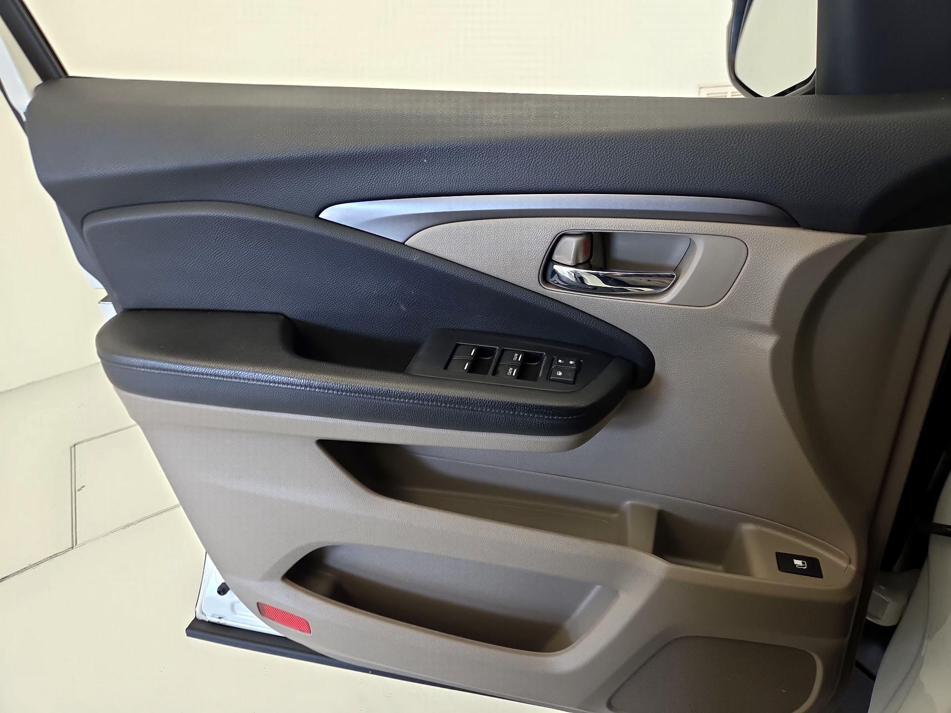 Thumbnail: 2021 Honda Pilot - 12