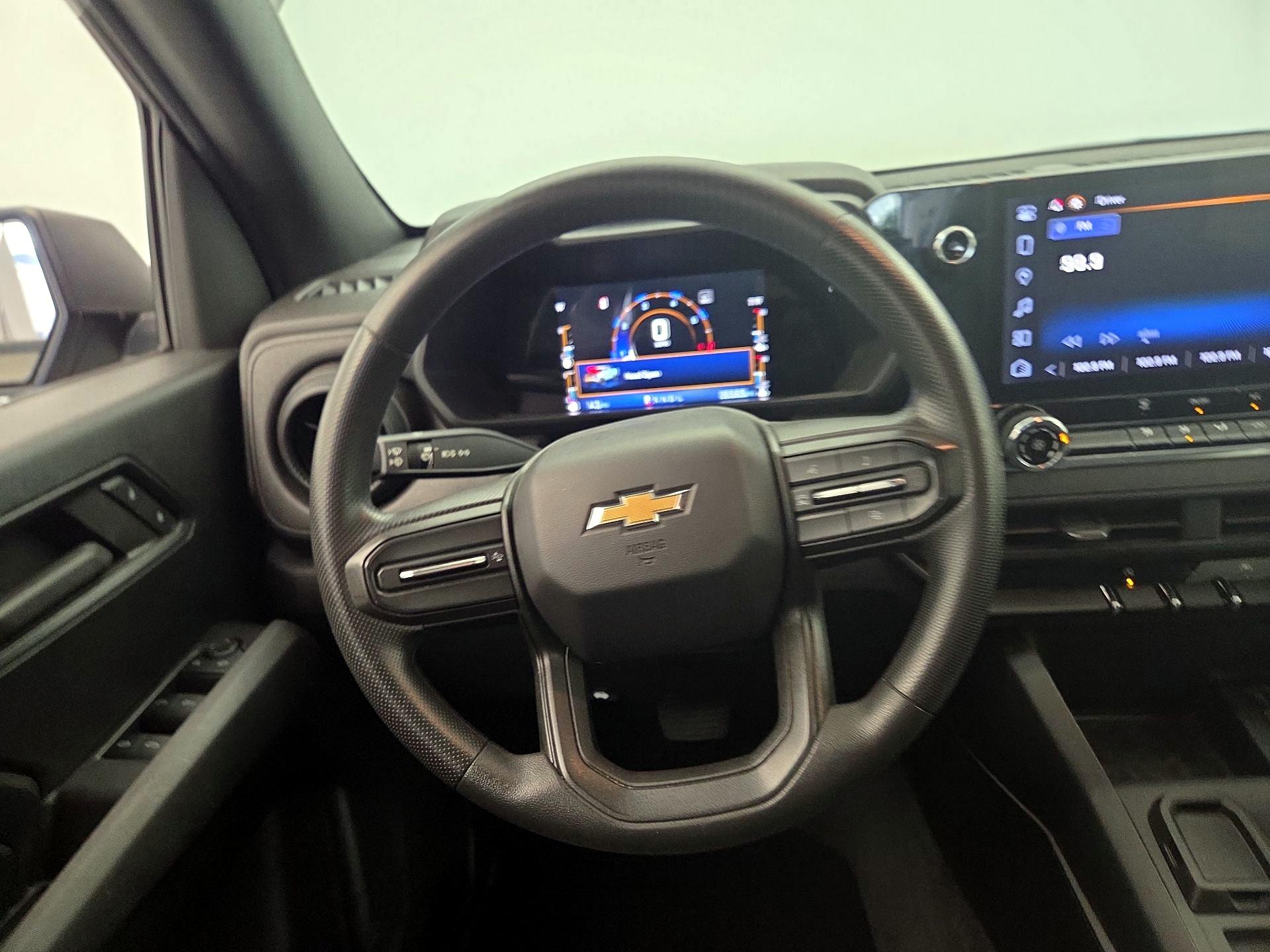 Thumbnail: 2023 Chevrolet Colorado - 10