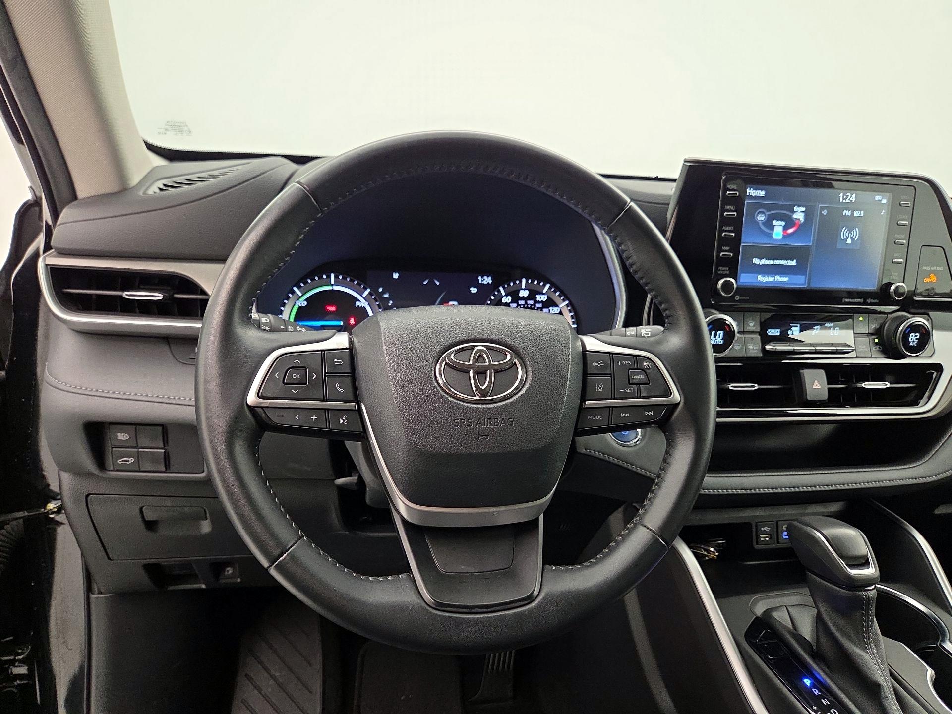 Thumbnail: 2022 Toyota Highlander - 10