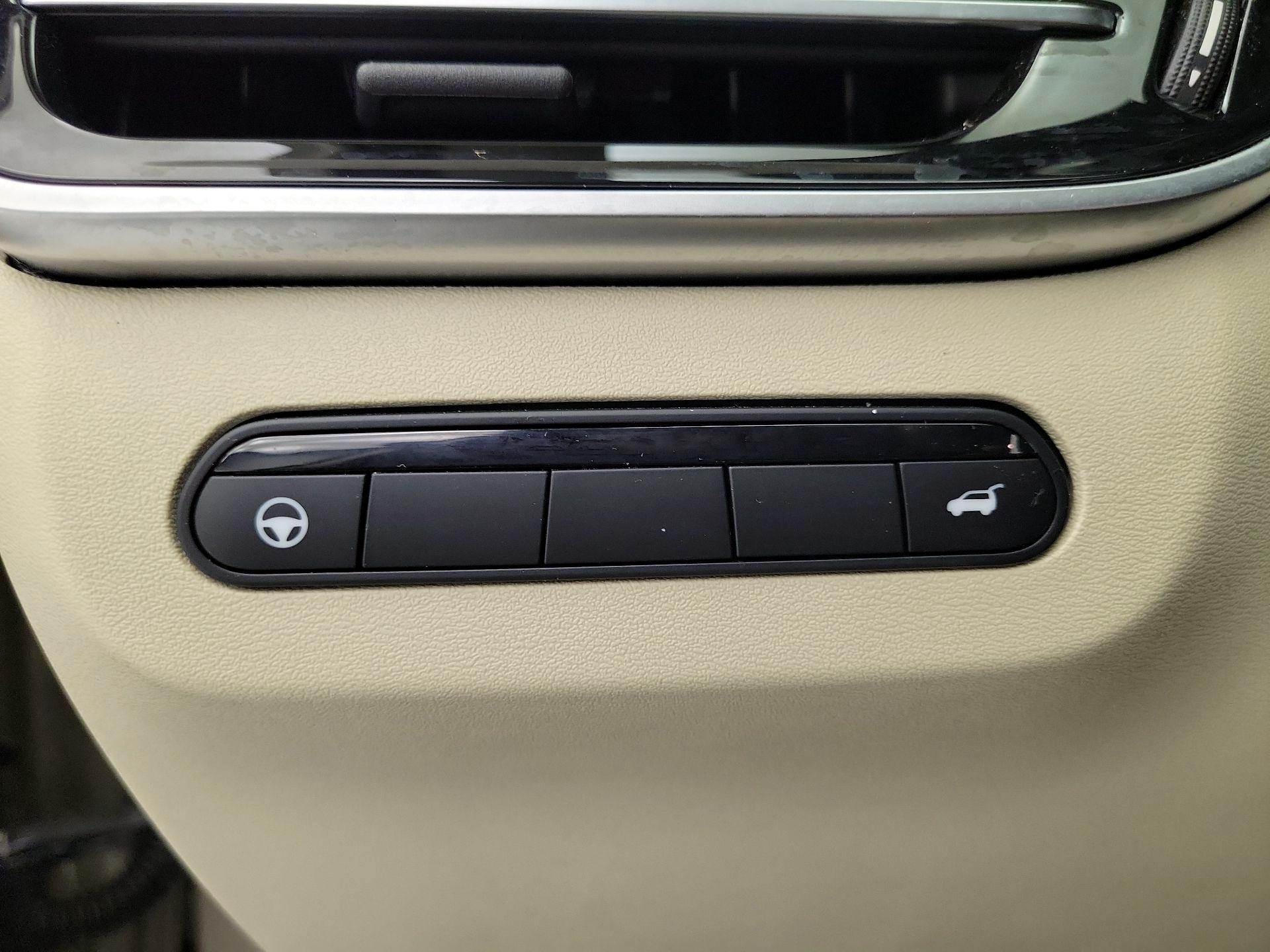 Thumbnail: 2023 INFINITI QX60 - 13